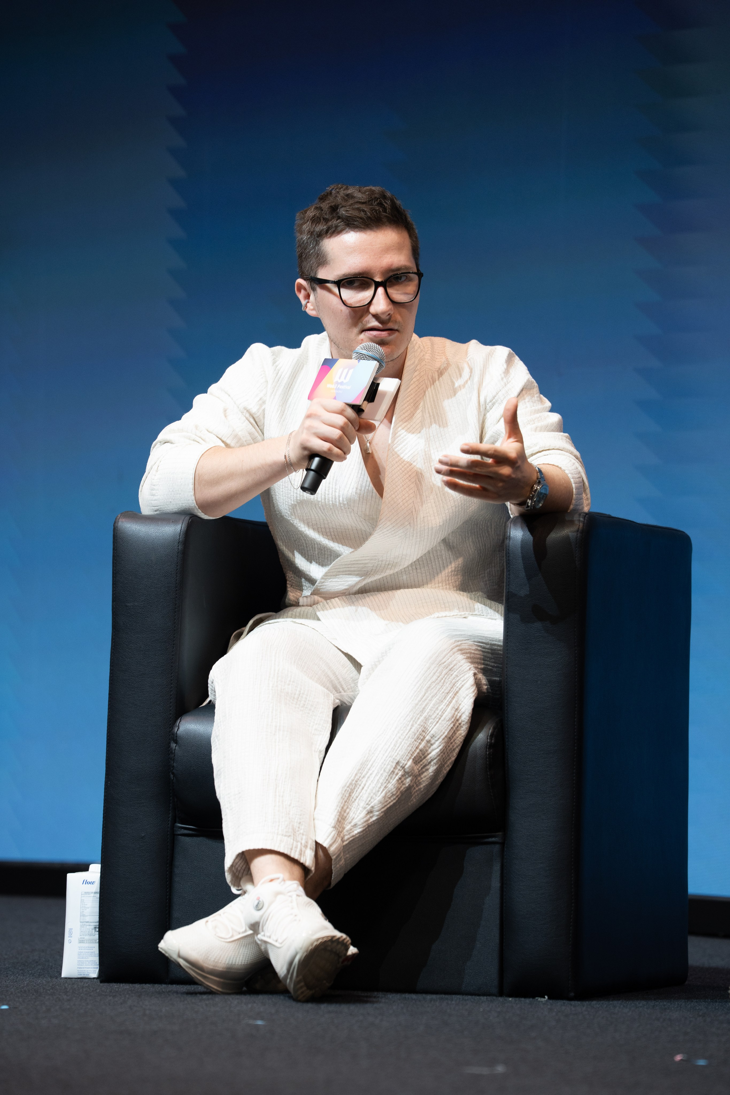 TON. PHOTOGRAPHER IN HONG KONG (WEDDING, FASHION, FAMILY, EVENTS)