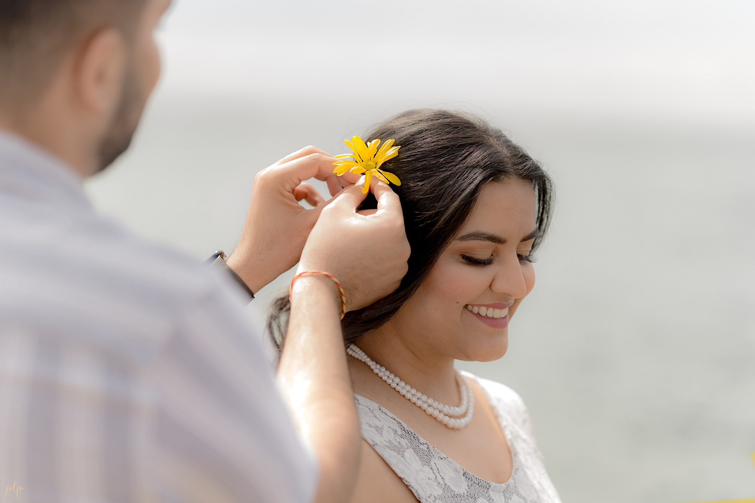 Dhairya and Krupali. Wedding Photographers and Filmmakers