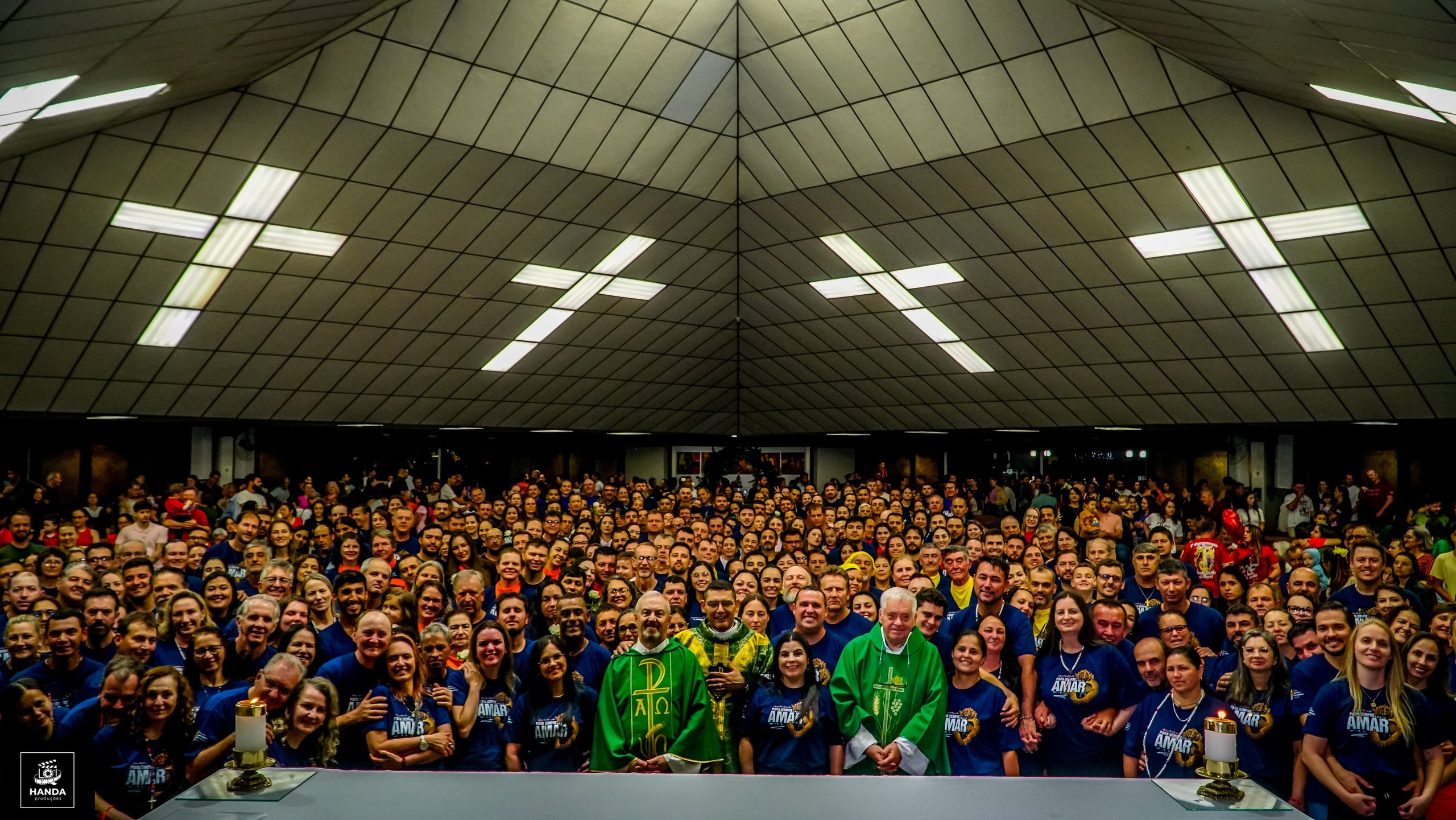 Acampamento Casais. Handa Produções