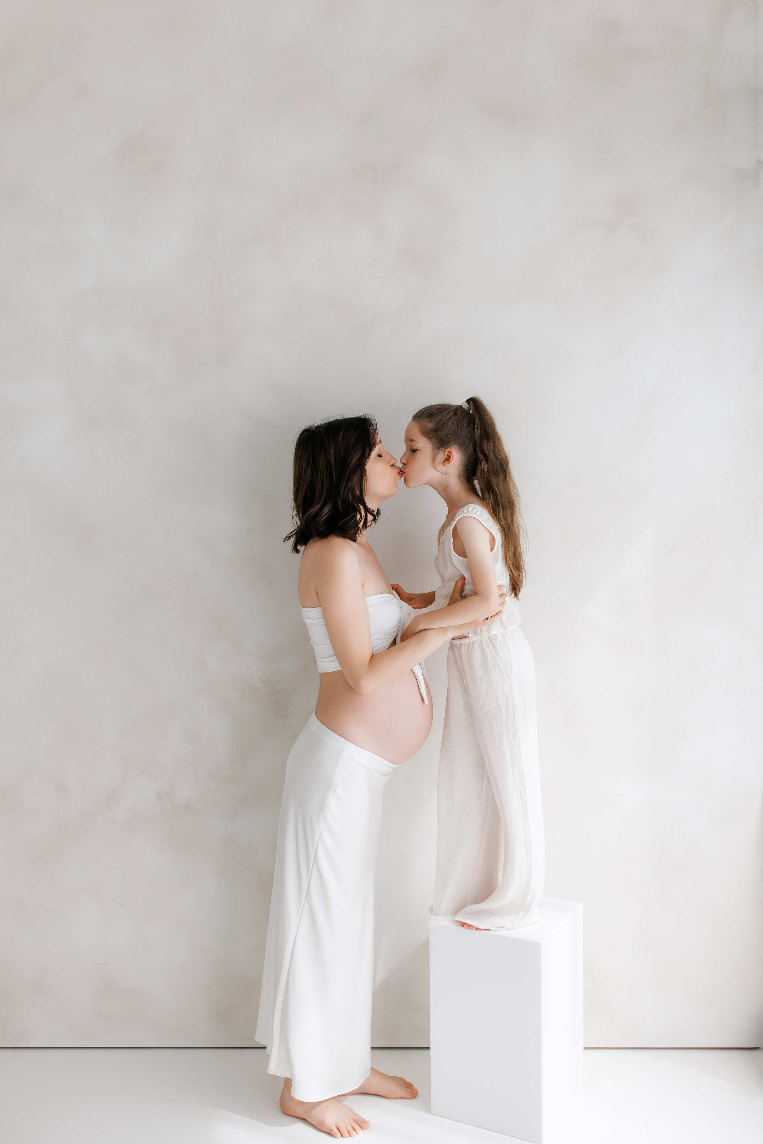 Professionelle Schwangerschaftsfotografie in Zürich & Uster — natürlich, modern und unvergesslich. Wedding and Family Photographer Switzerland and Italy. Valeria Diaz