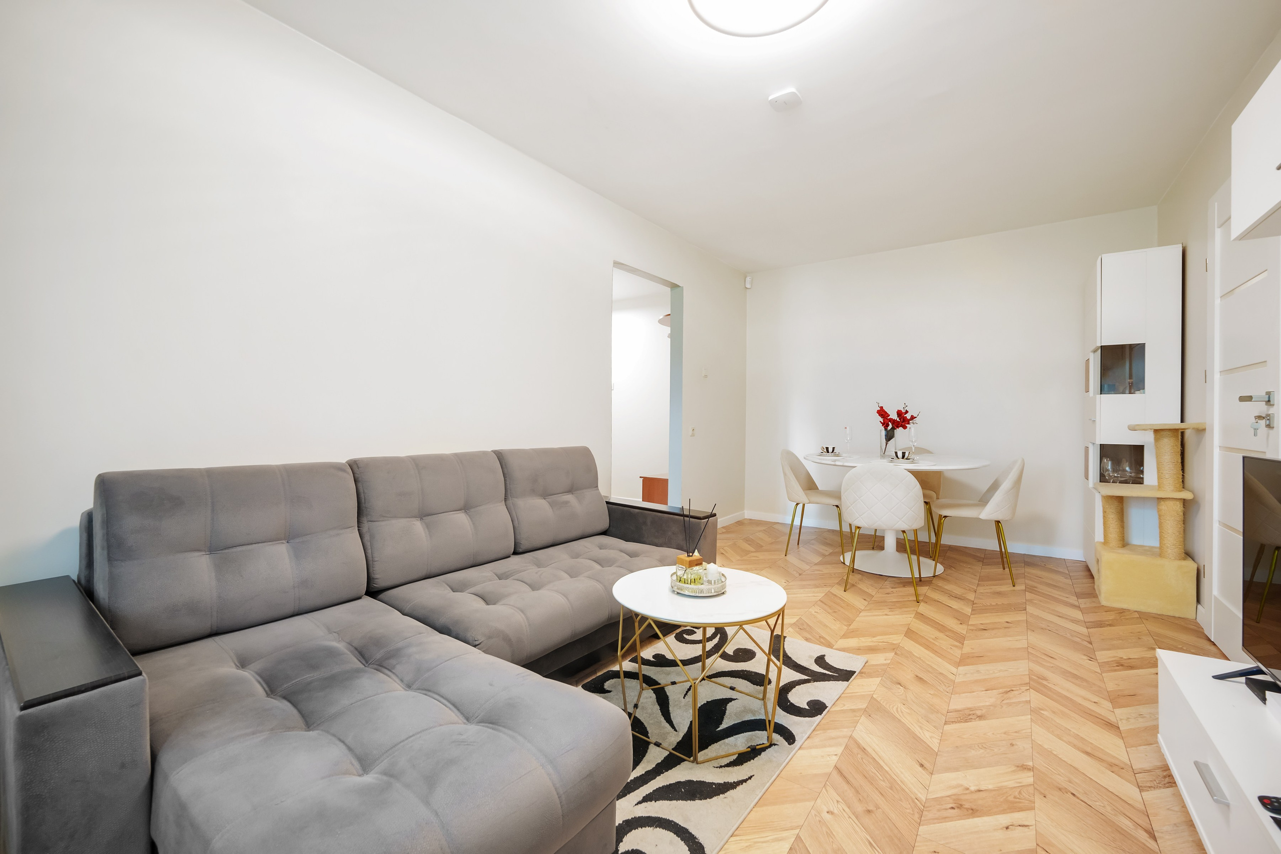 Apkasu g. 21. Elina Sapiega fotografė Vilniuje