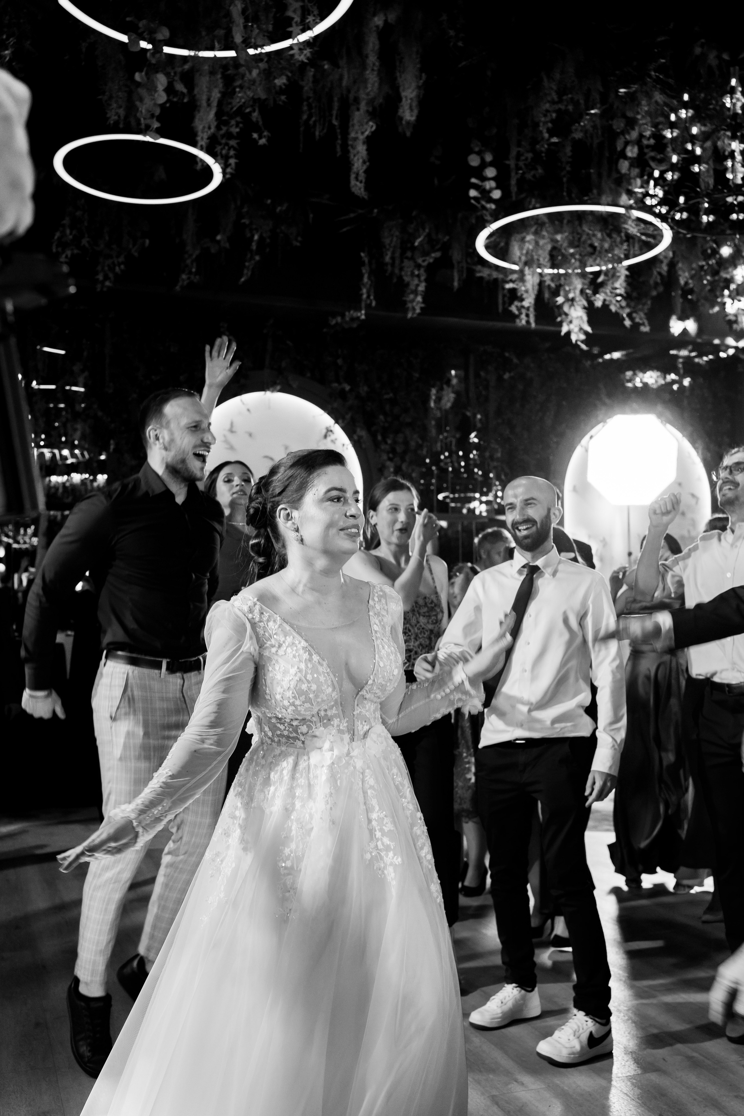 PARTY. Gabriel Florea — Fotograf nuntă București