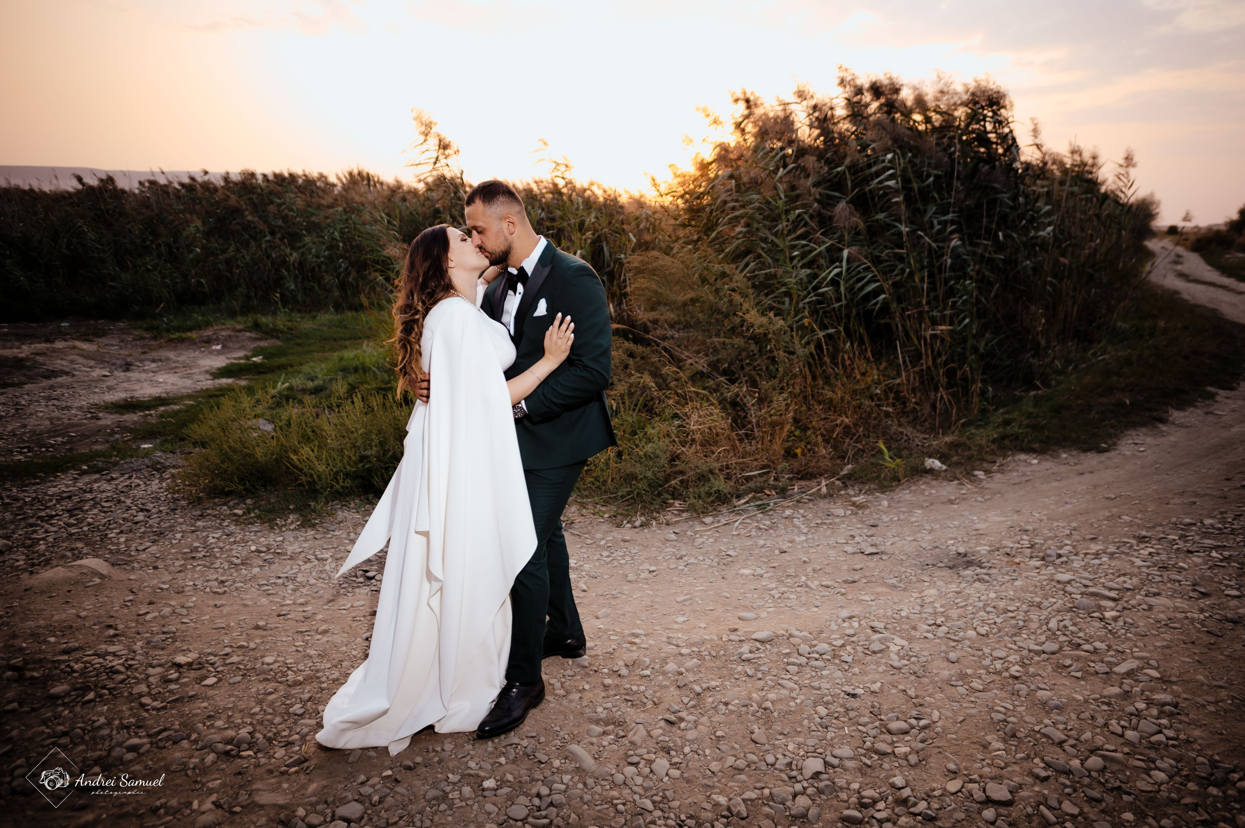 Oana & Romil. Andrei Samuel – Fotograf București | Evenimente, Studio, Imobiliare, Produs