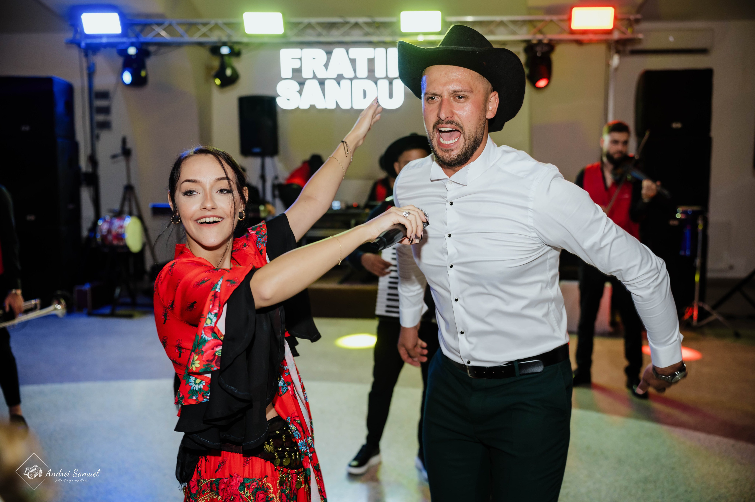 Oana & Romil. Andrei Samuel – Fotograf București | Evenimente, Studio, Imobiliare, Produs