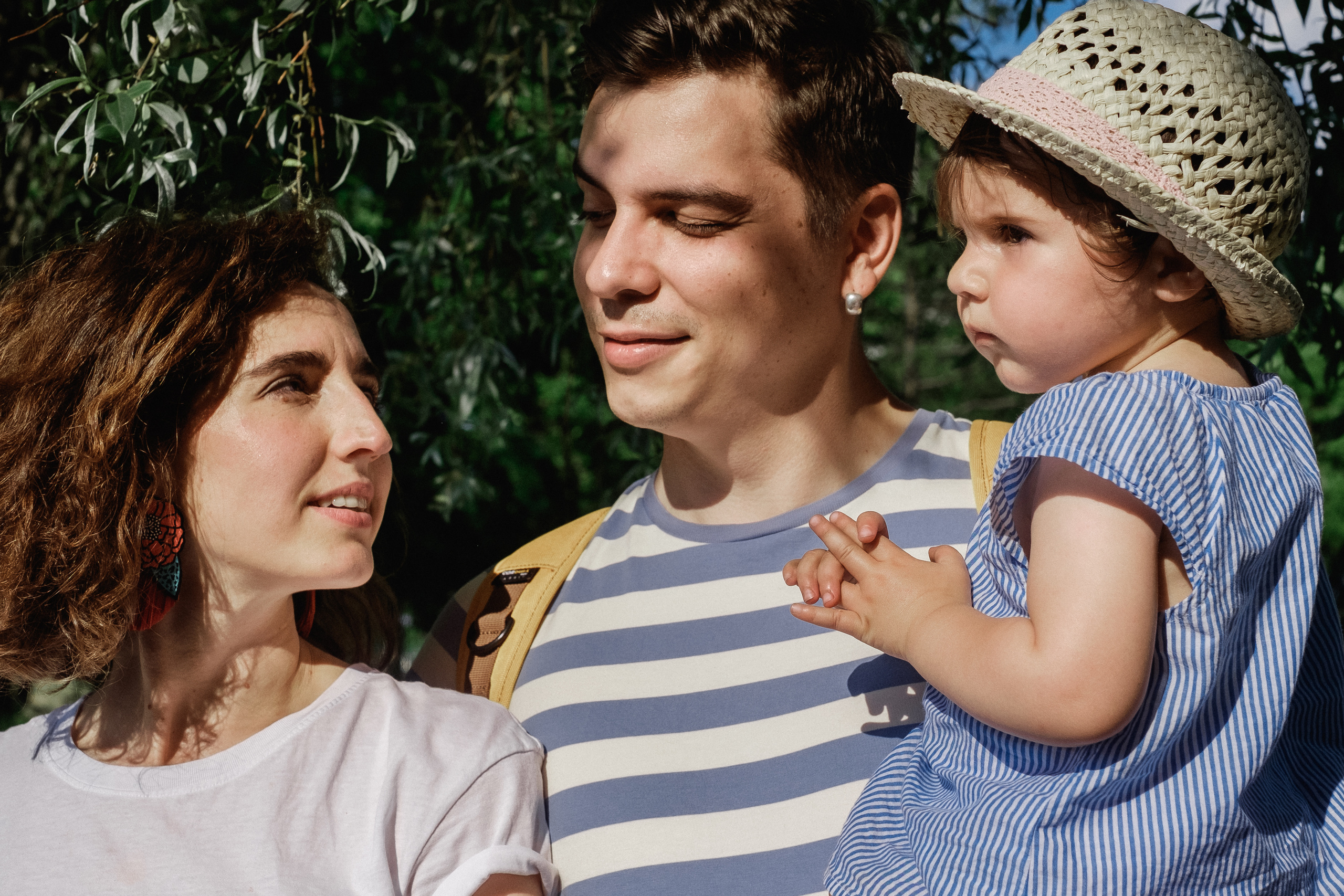 Olive, Marina and Nikta. Portrait and reportage photographer
