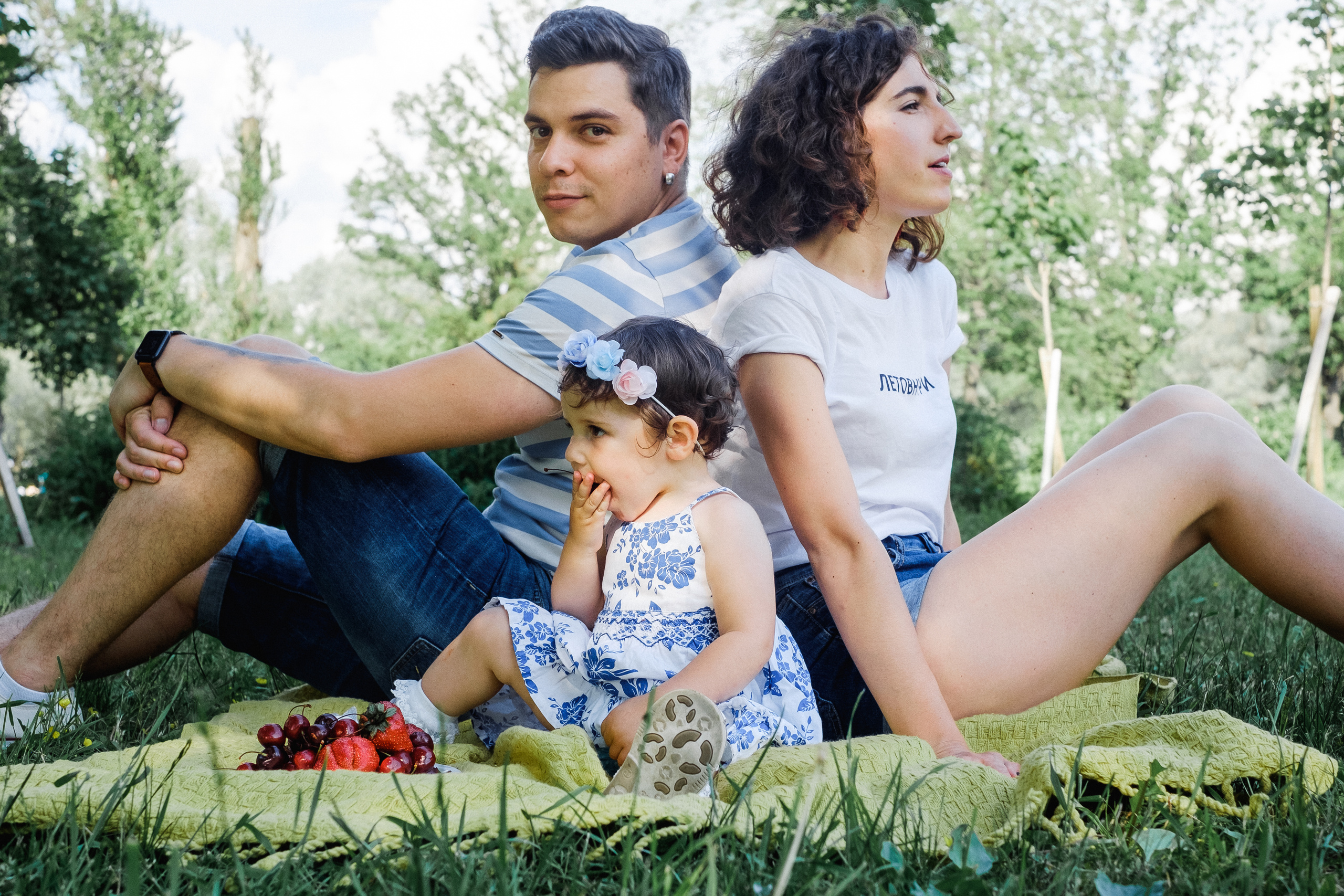 Olive, Marina and Nikta. Portrait and reportage photographer