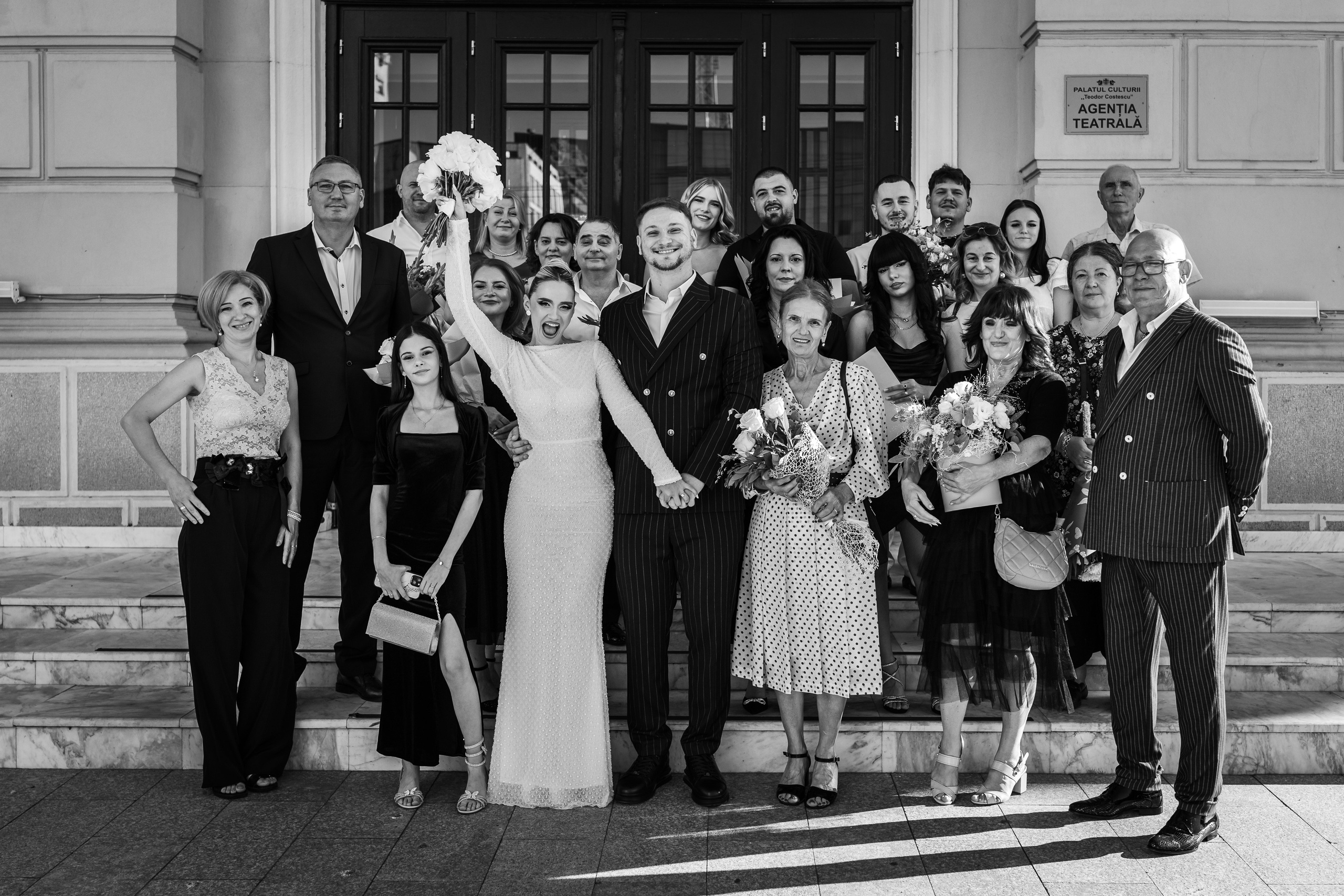 Cununia civilă a lui Tudor și Mădălina – eleganță, emoție și lumină. Event, portrait, and lifestyle photographer