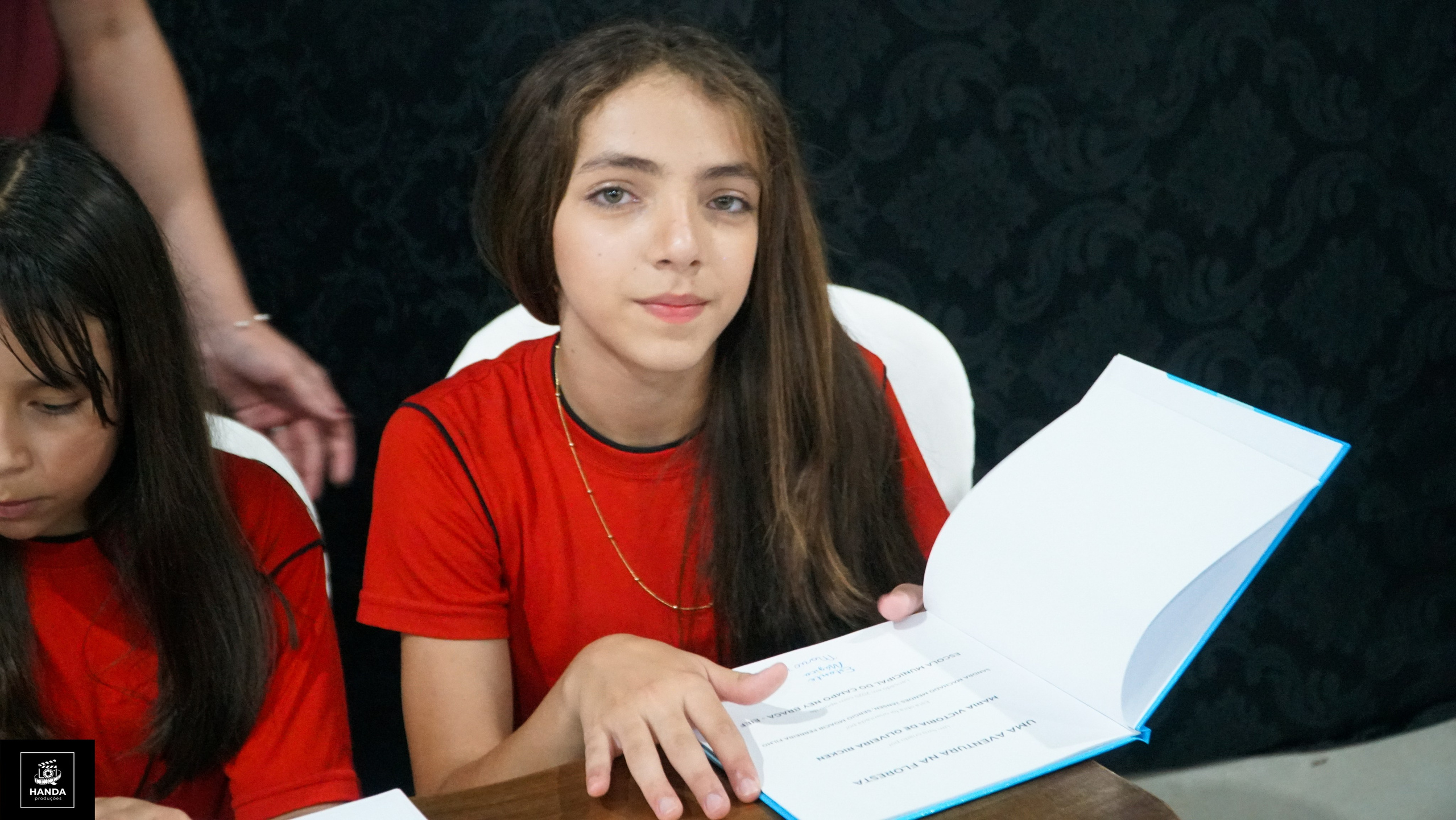 Noite autógrafos colégio Aurélio Buarque de Holanda. Handa Produções