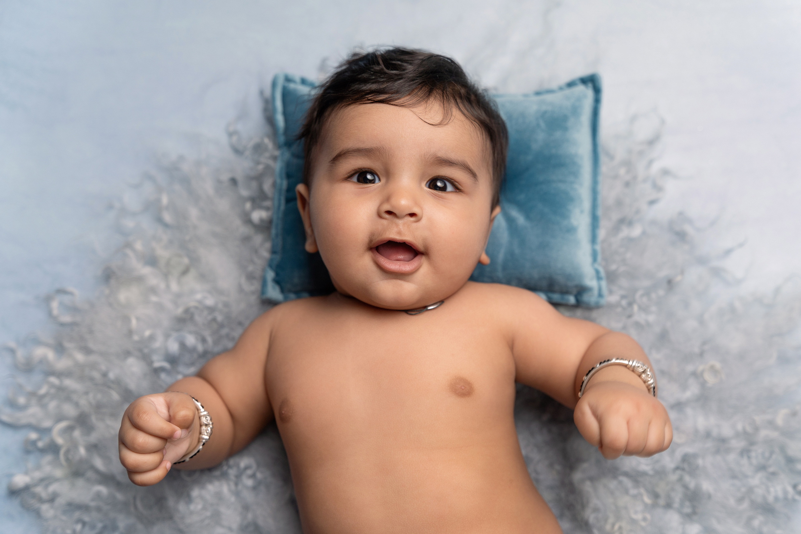 Babies 3-12 months photography. Newborn and family photographer. Hills District. Sydney