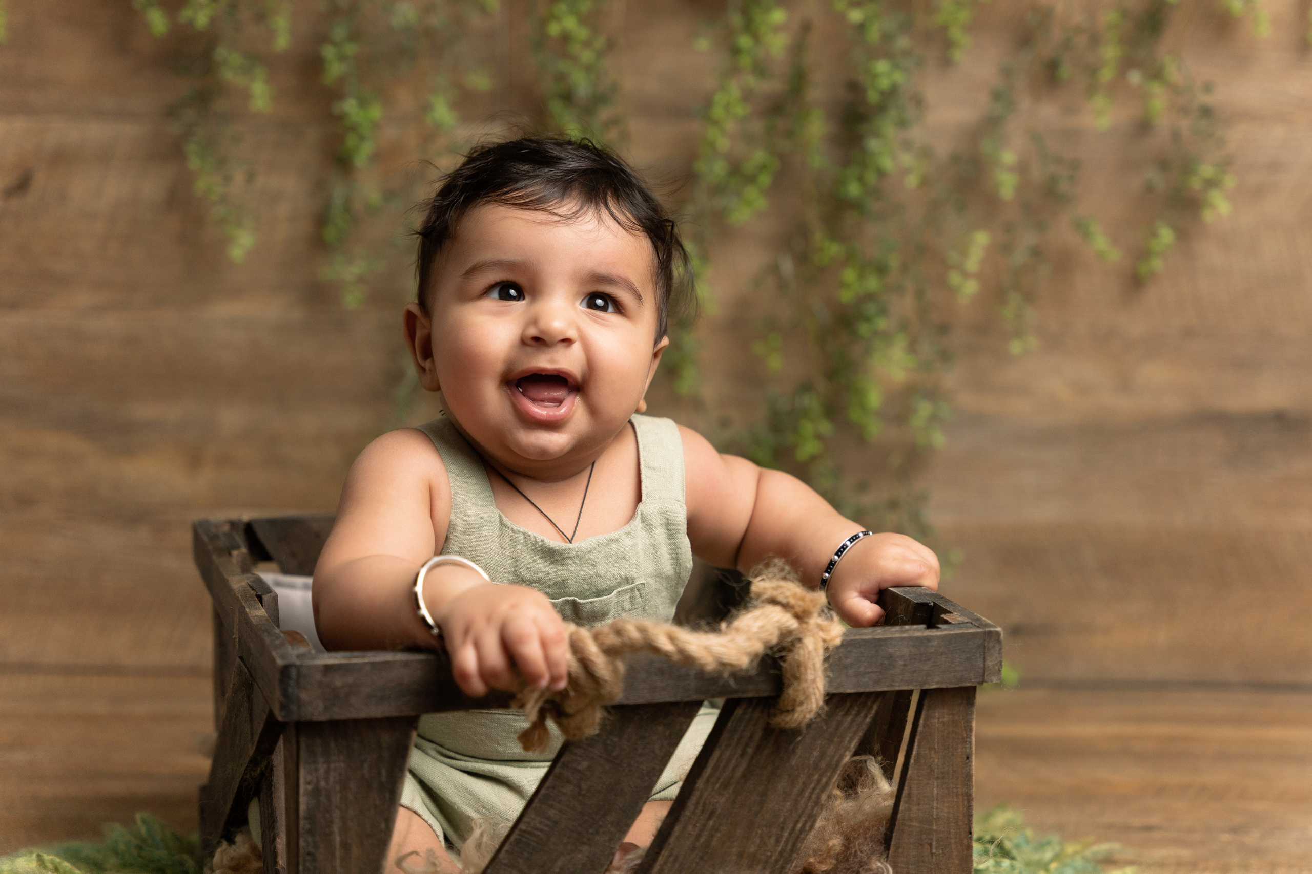 Babies 3-12 months photography. Newborn and family photographer. Hills District. Sydney