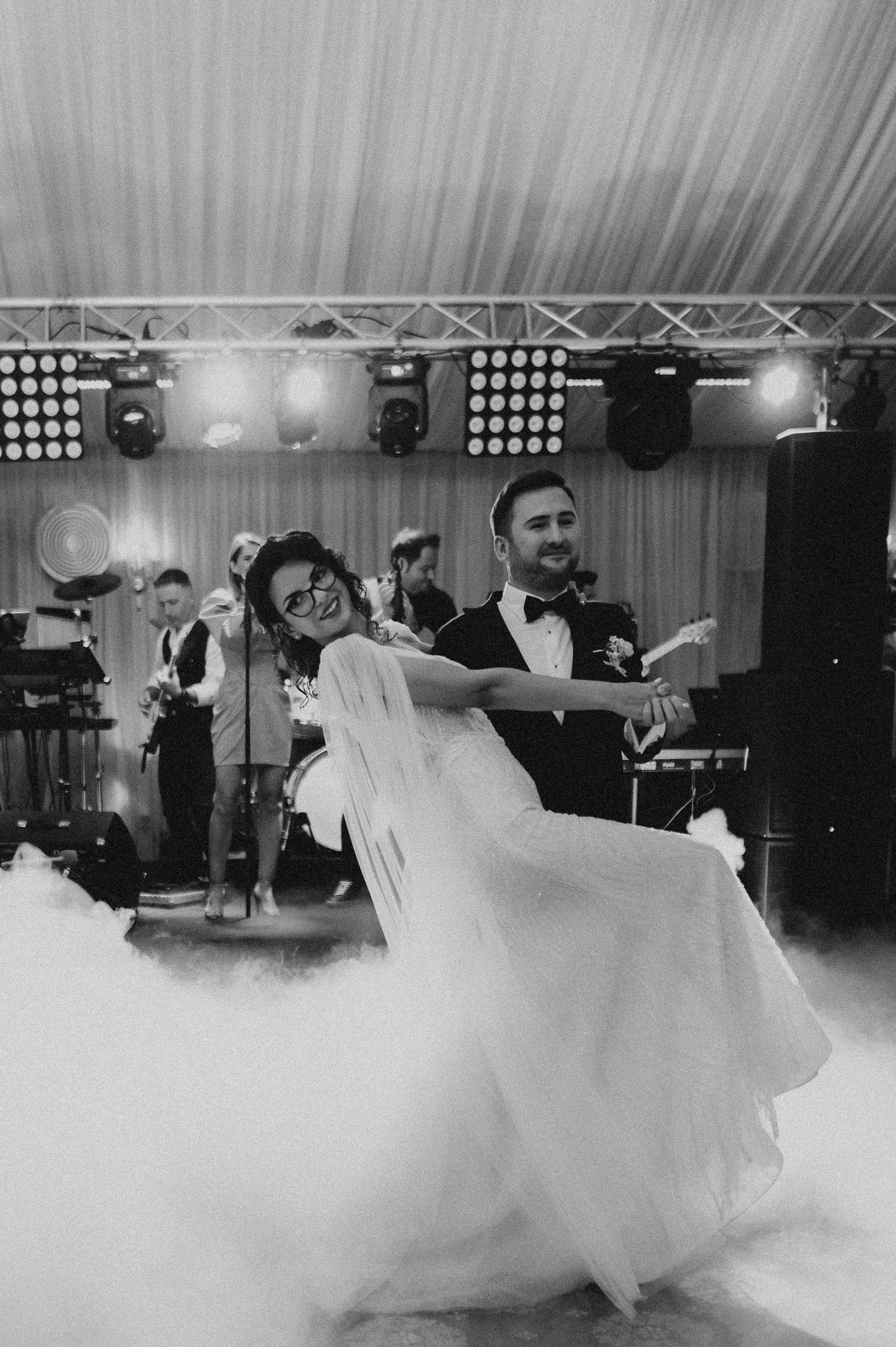 Fotograf Nunta Bucuresti la Baroque Events and Garden. Proud Vision Weddings | Wedding Photography & Film — Servicii profesionale Foto Video Nunta Iasi