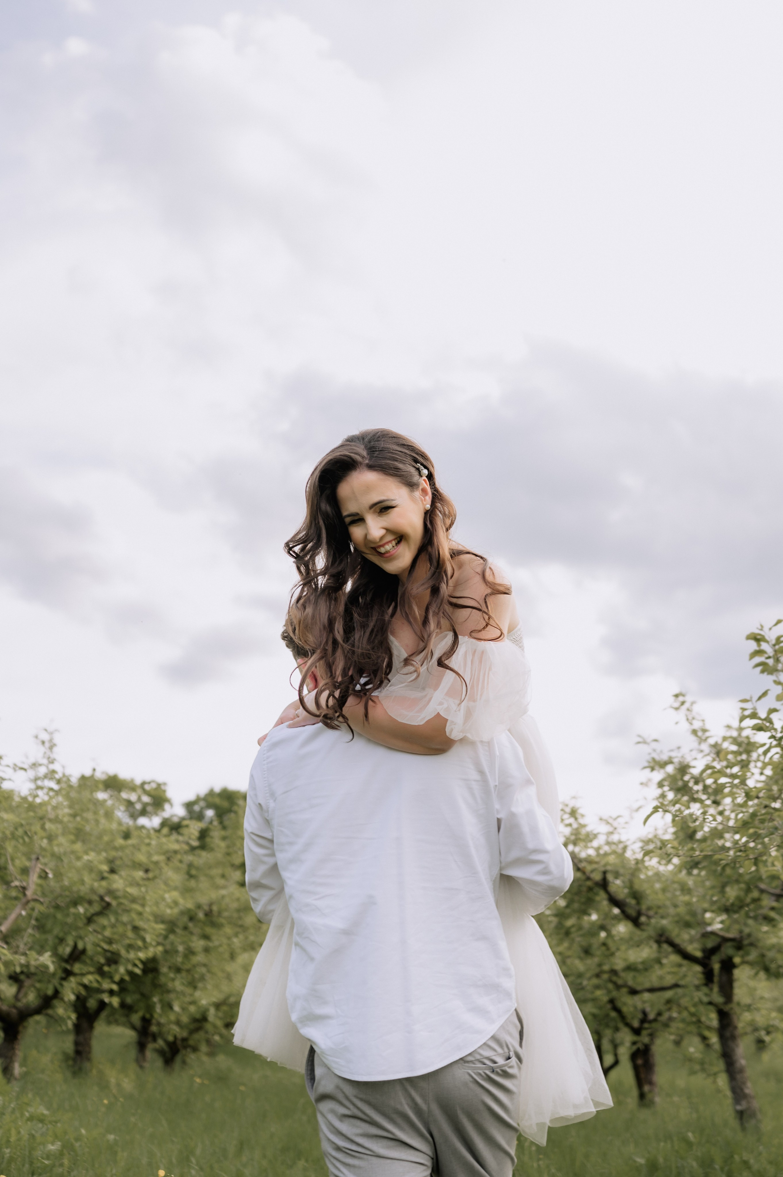 Magda + Andrei | Lovers in the garden. Proud Vision Weddings | Wedding Photography & Film — Servicii profesionale Foto Video Nunta Iasi