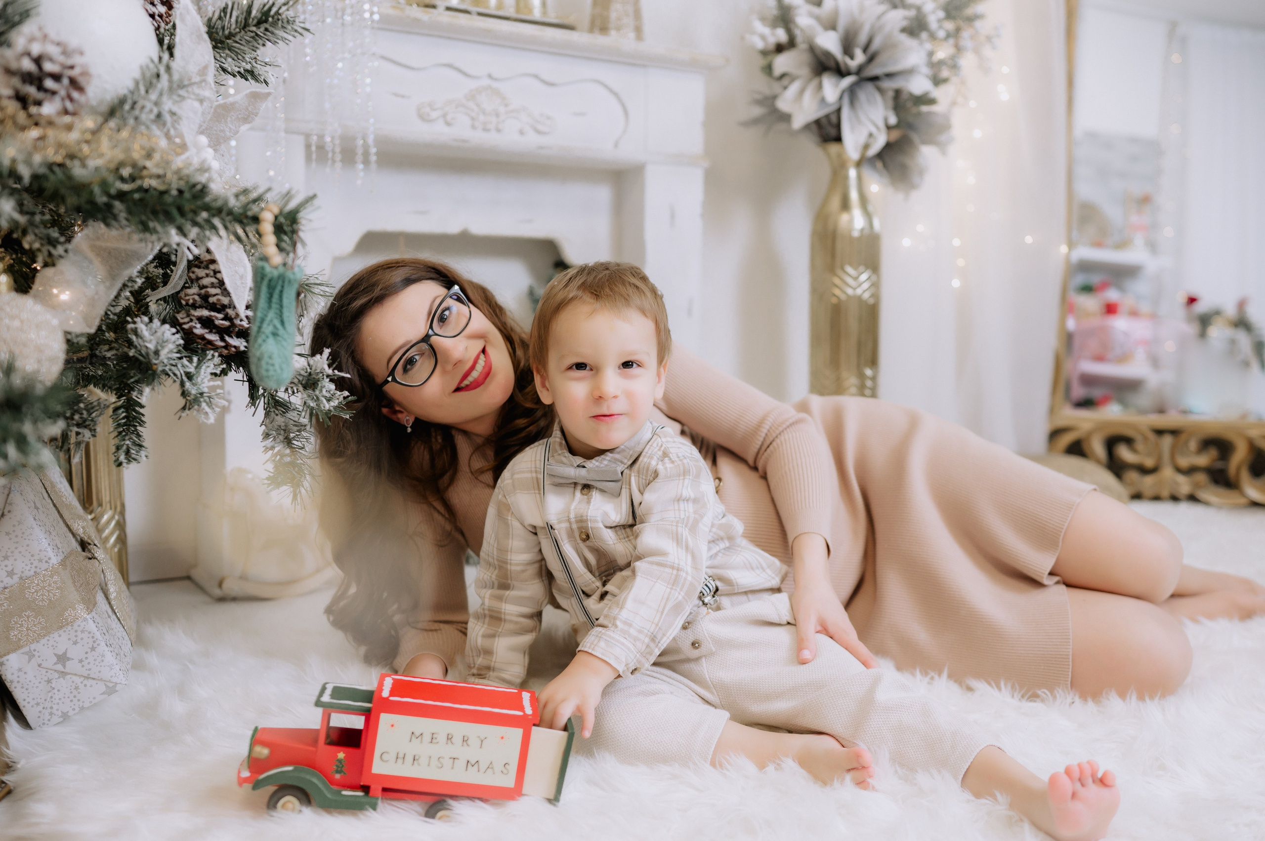 Sedinta foto craciun. Proud Vision Weddings | Wedding Photography & Film — Servicii profesionale Foto Video Nunta Iasi