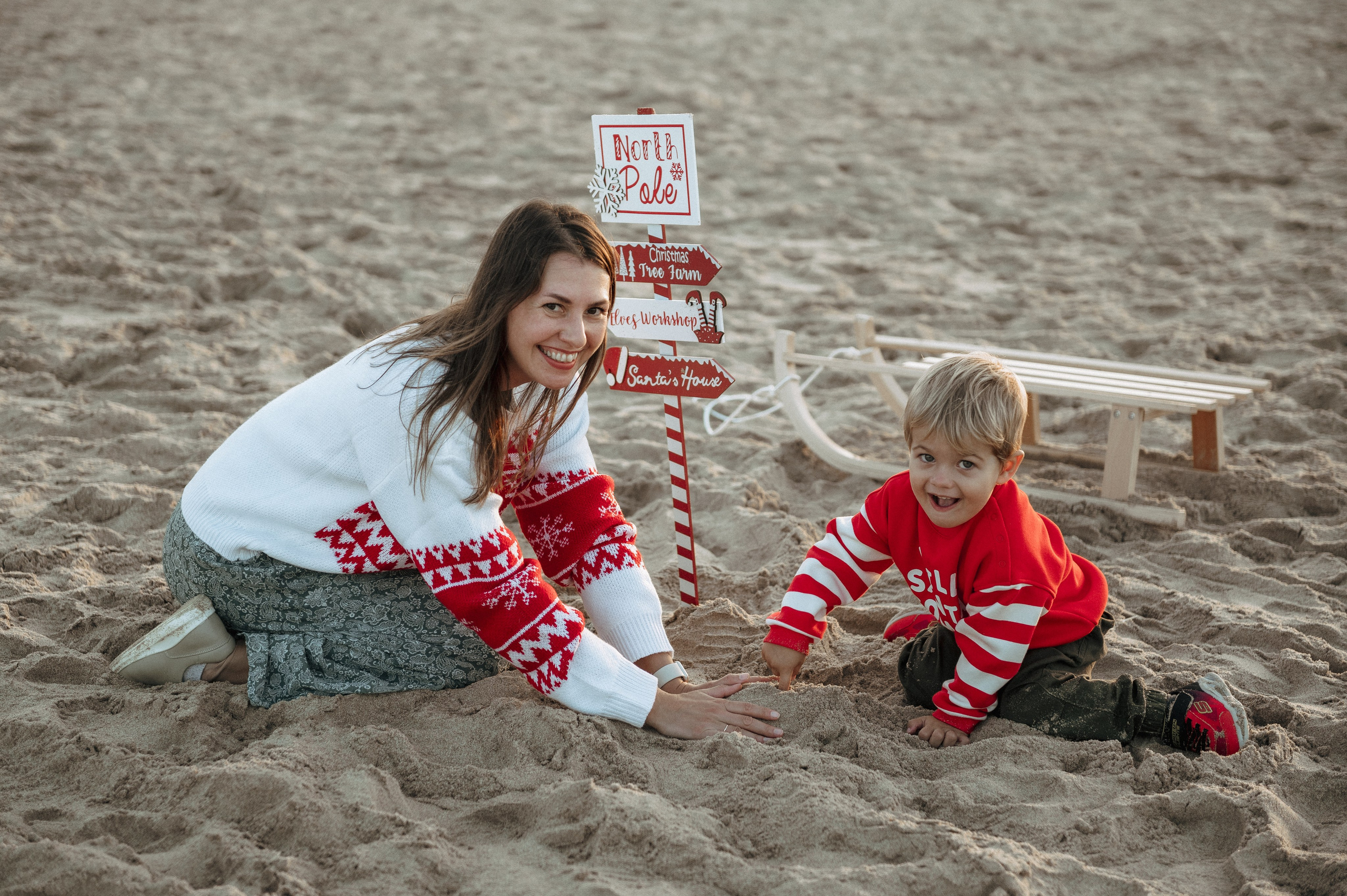 Family Christmas photoshoot on the beach in Portugal. Ваш фотограф в Лиссабоне — Анна Белова