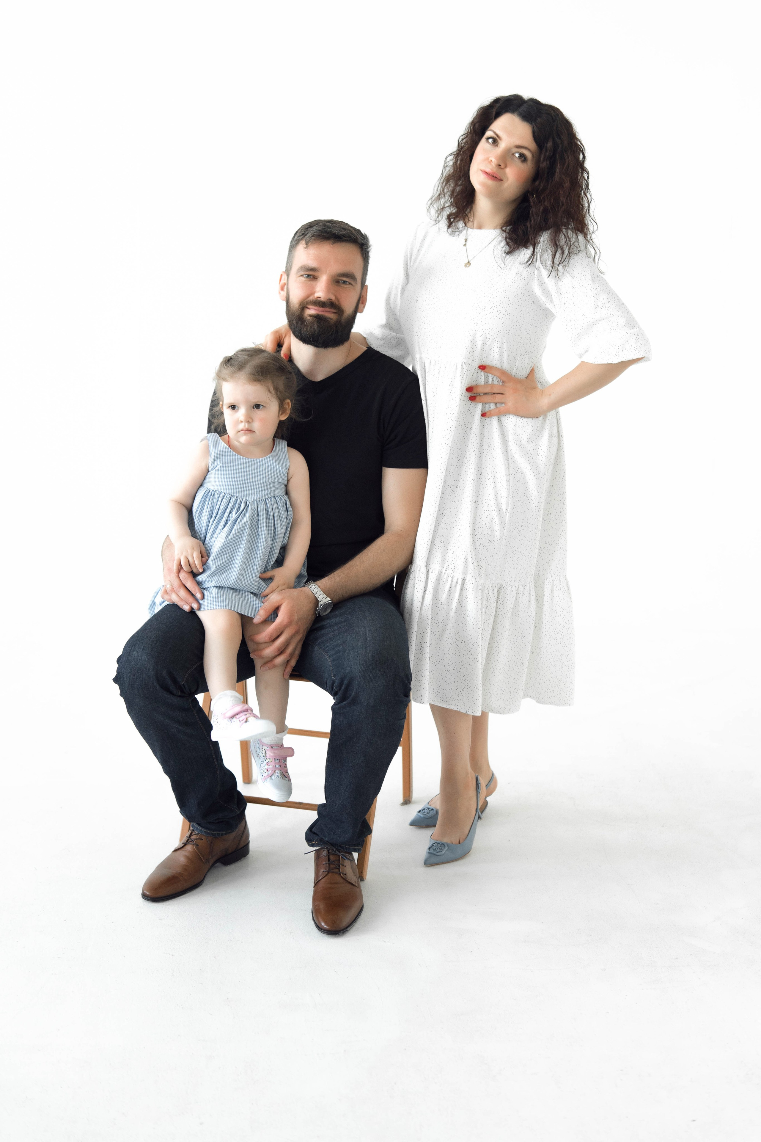 Irina and family. Lifestyle photographer Turku. I catch emotions in the frame