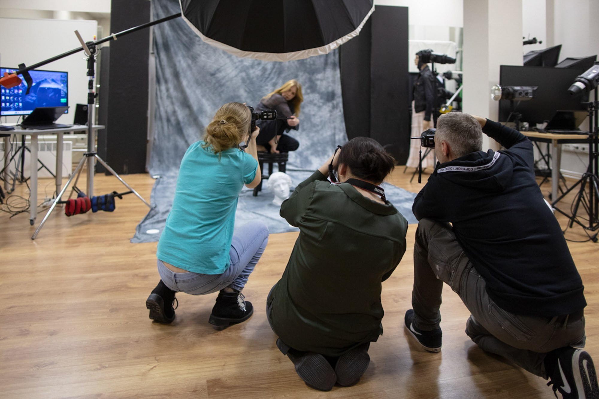 GALERIJA. Fotokursi fotostudijā Rīgā. Profesionāls fotogrāfs Aivars Tipsis