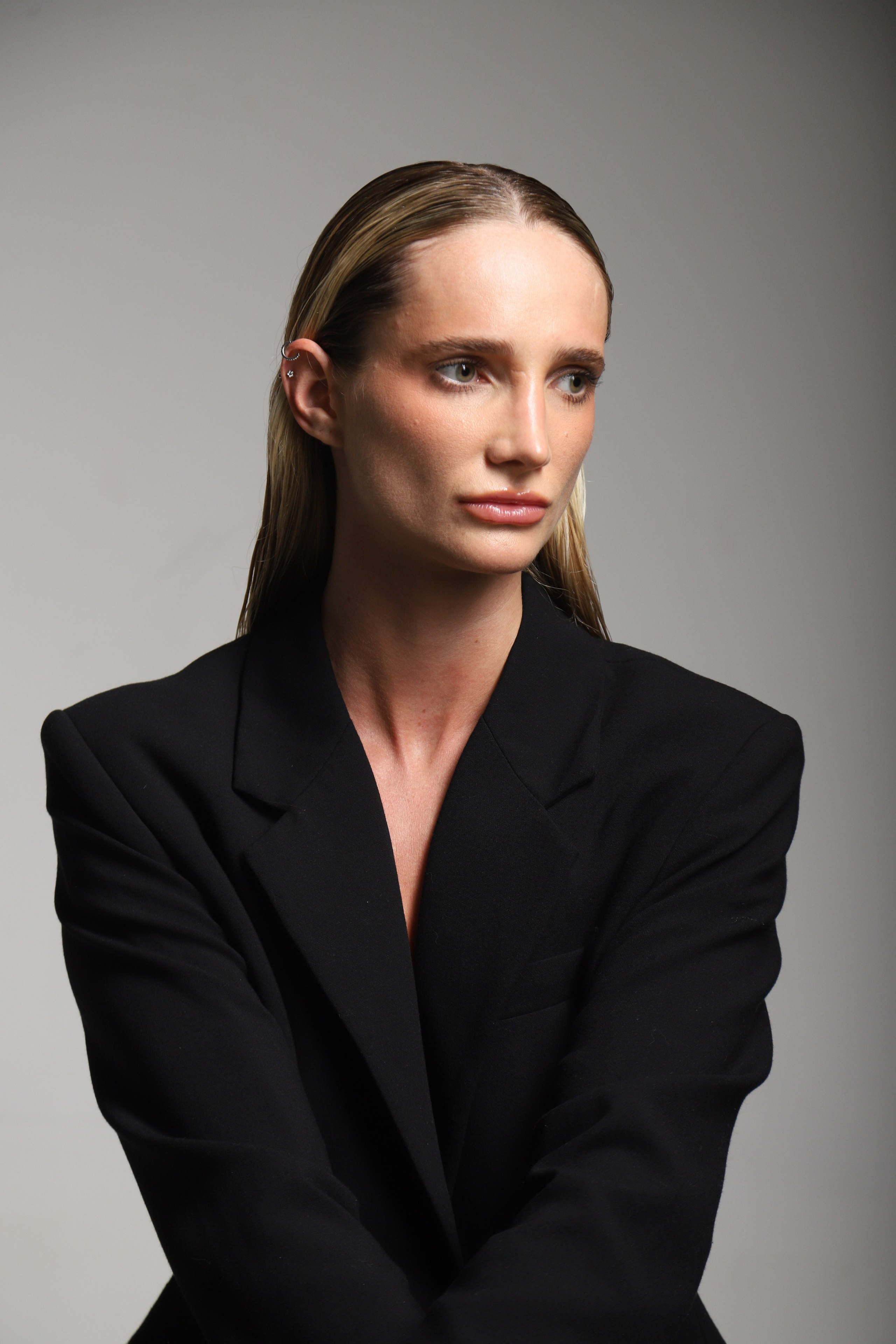 Sara. Yuri Cezar