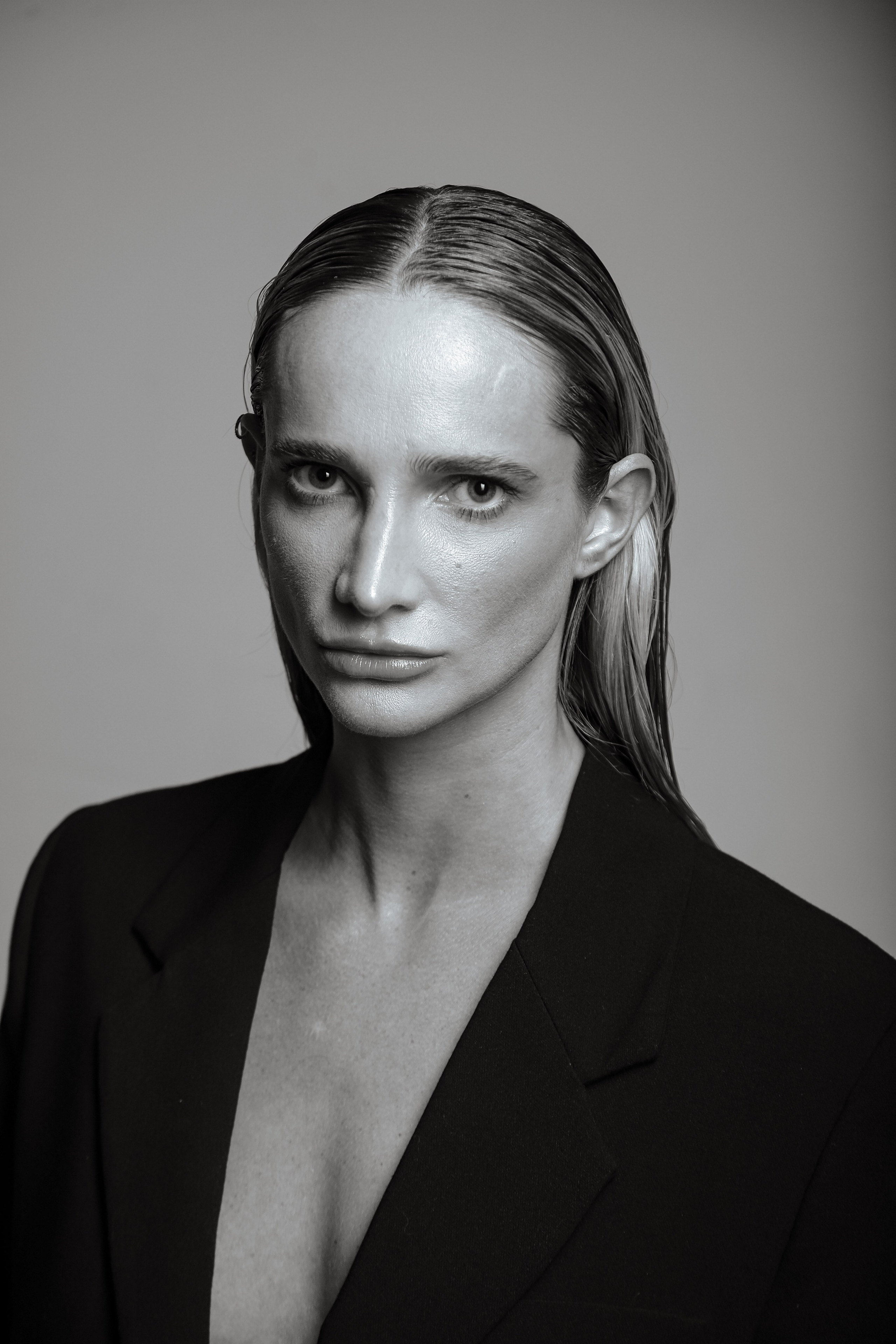 Sara. Yuri Cezar
