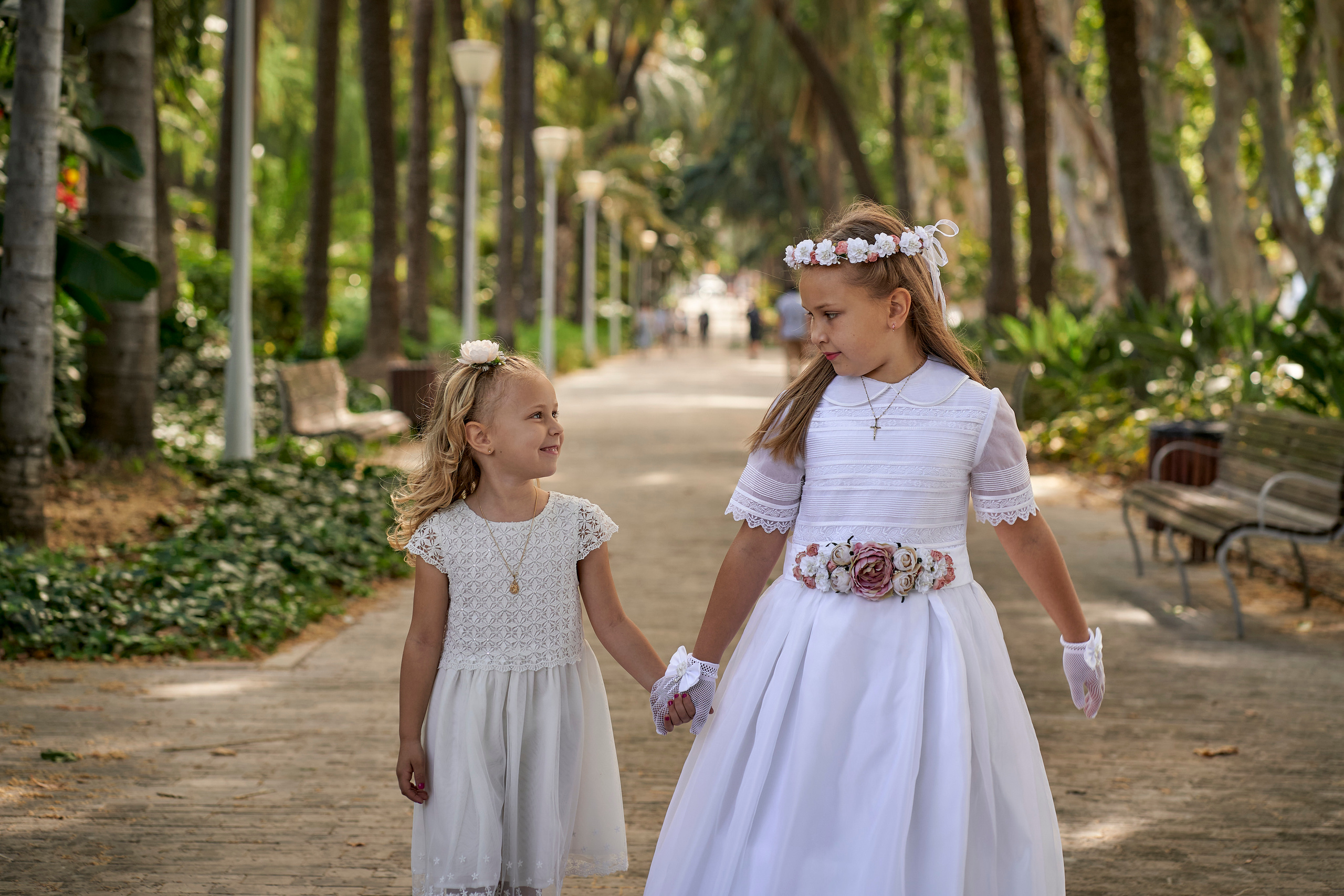 Ilya y Karolina comuñon. Fotógrafo de bodas y familias en España, Málaga, Marbella