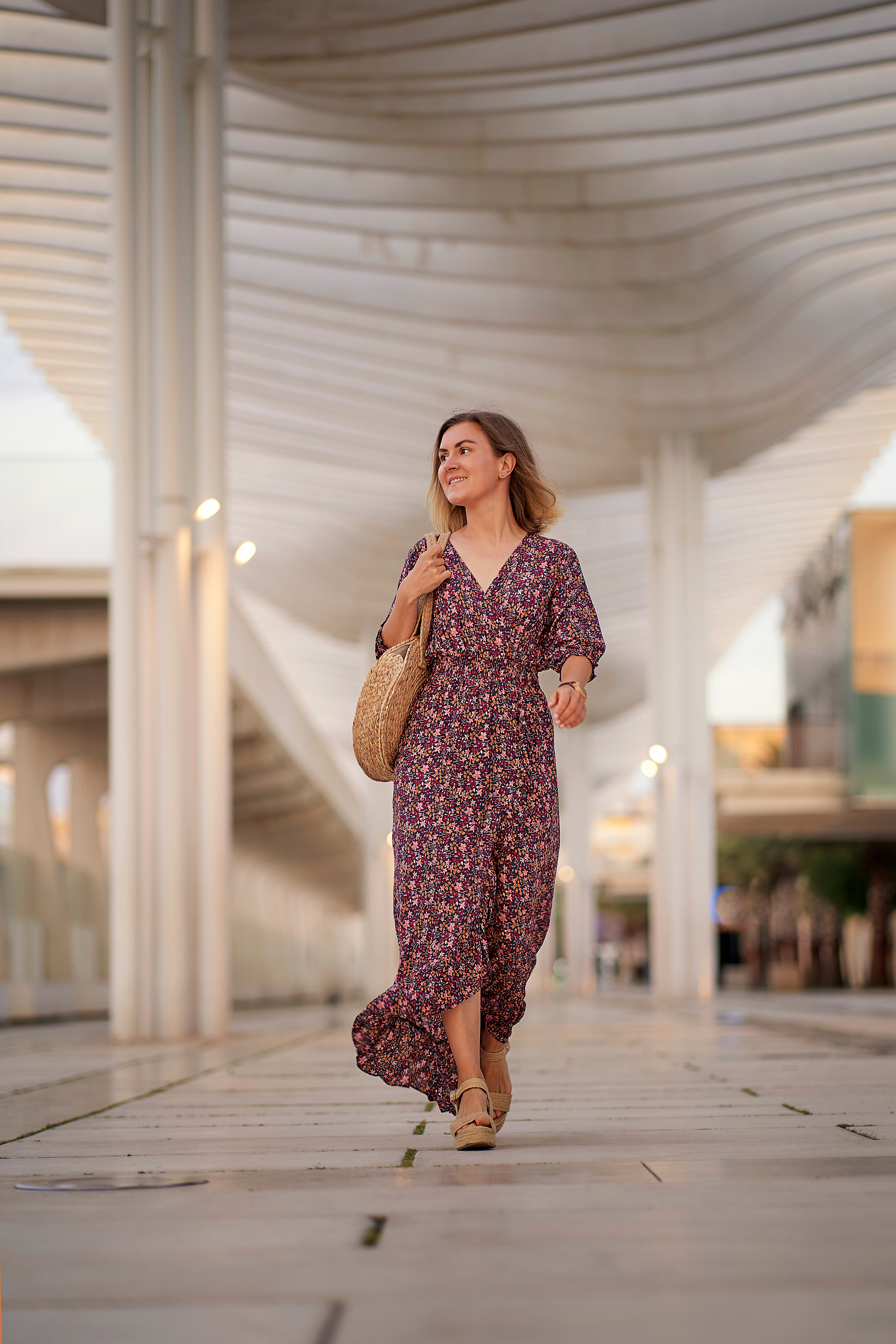 Suzanna street photo. Fotógrafo de bodas y familias en España, Málaga, Marbella