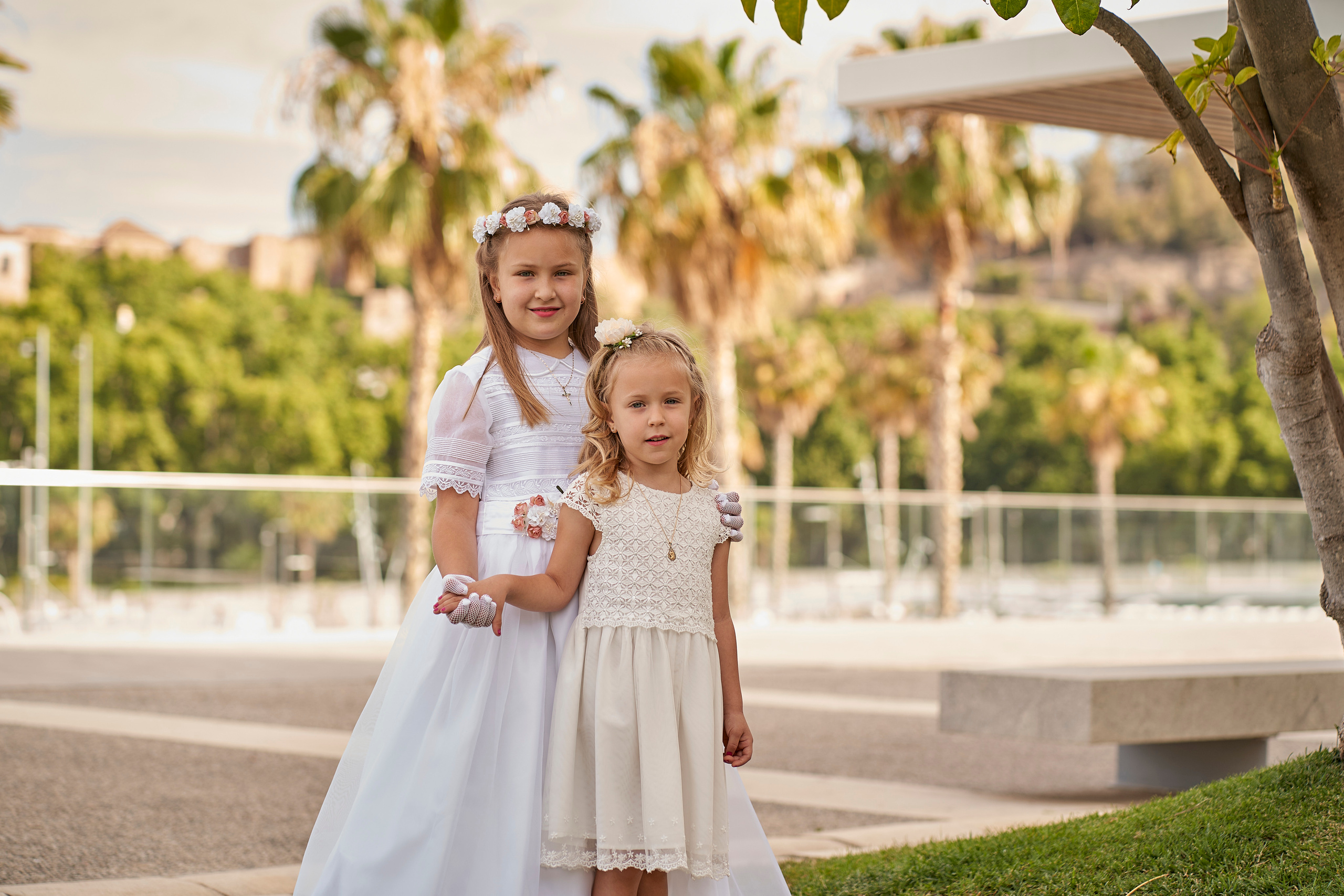 Ilya y Karolina comuñon. Fotógrafo de bodas y familias en España, Málaga, Marbella