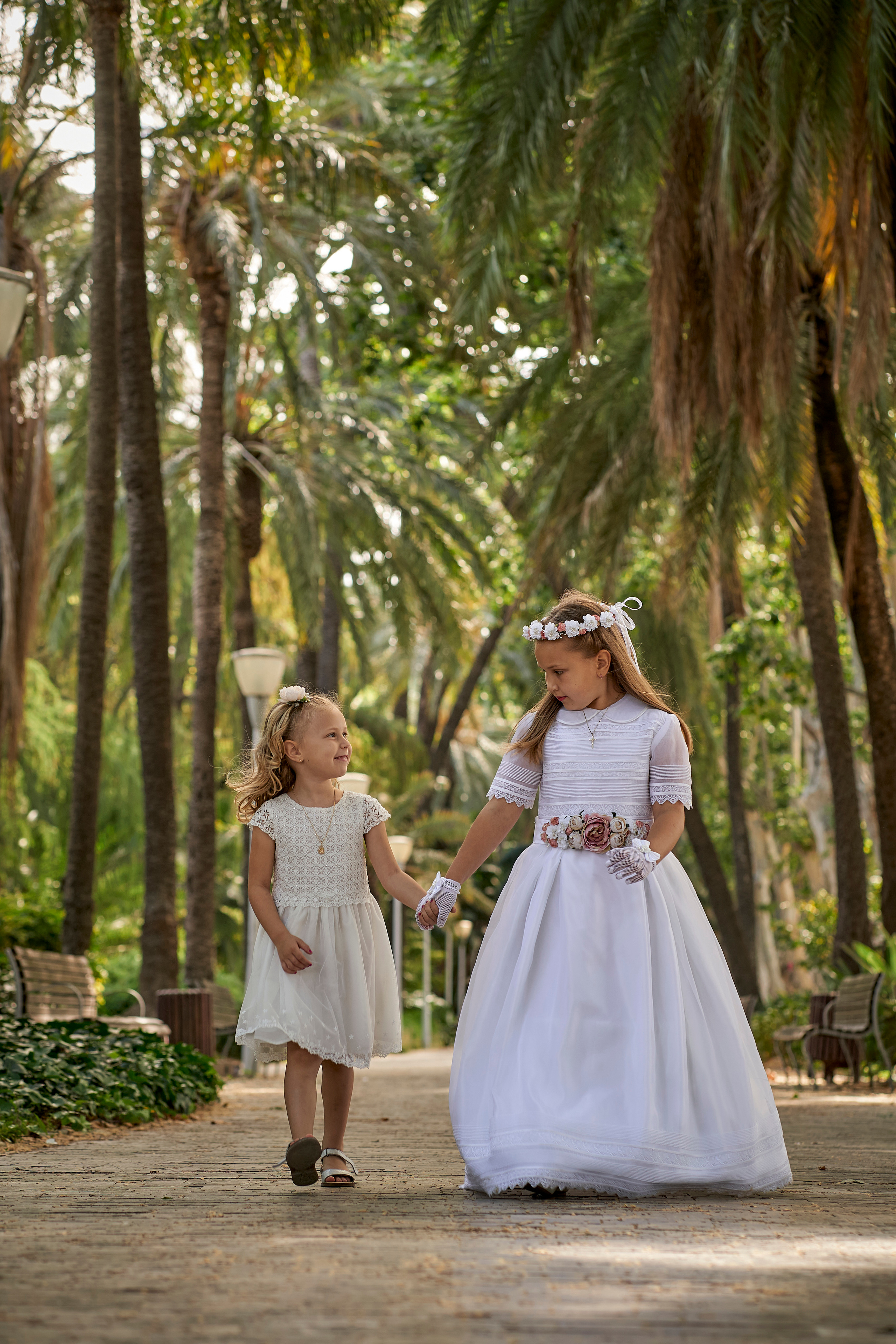 Ilya y Karolina comuñon. Fotógrafo de bodas y familias en España, Málaga, Marbella