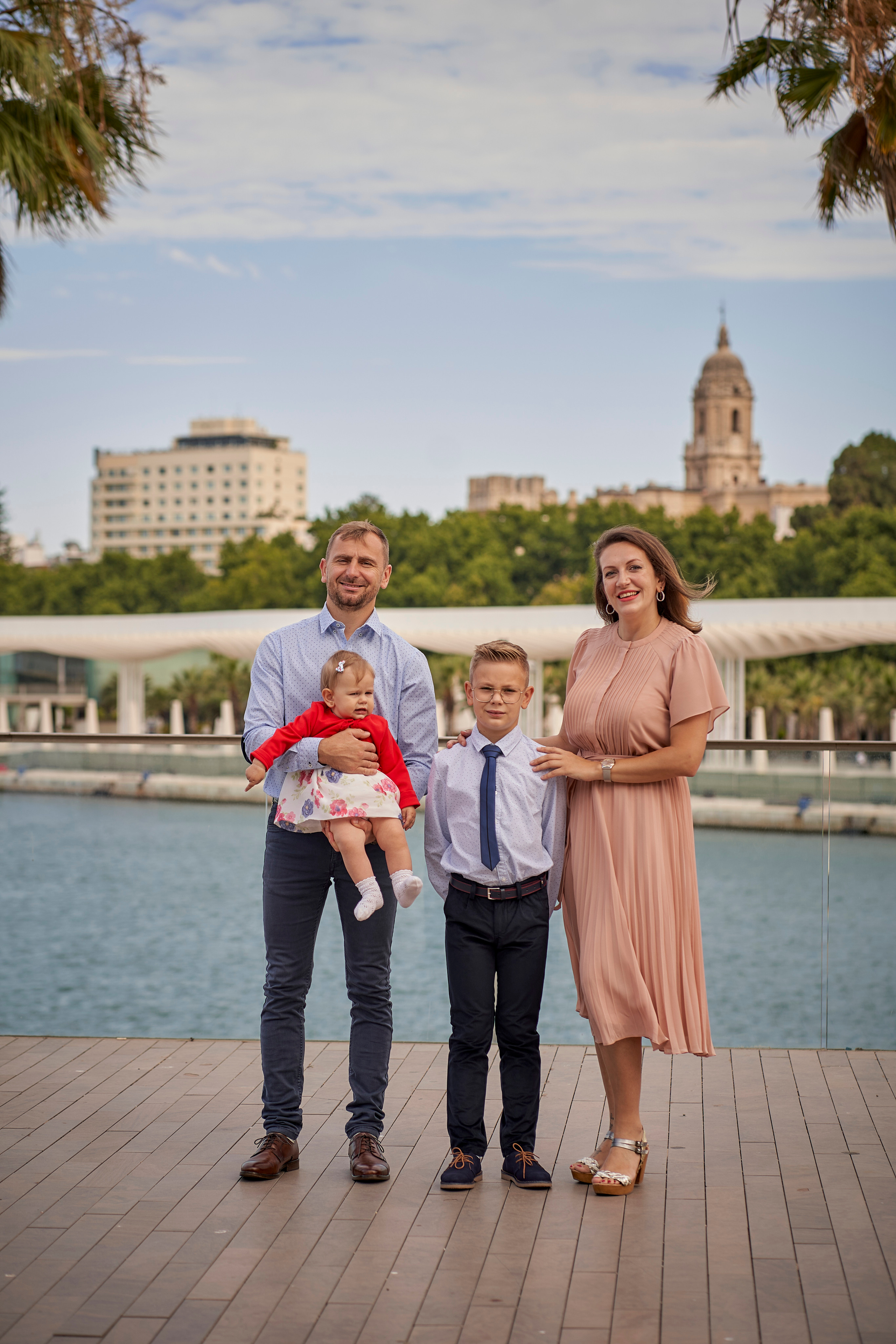 Ilya y Karolina comuñon. Fotógrafo de bodas y familias en España, Málaga, Marbella