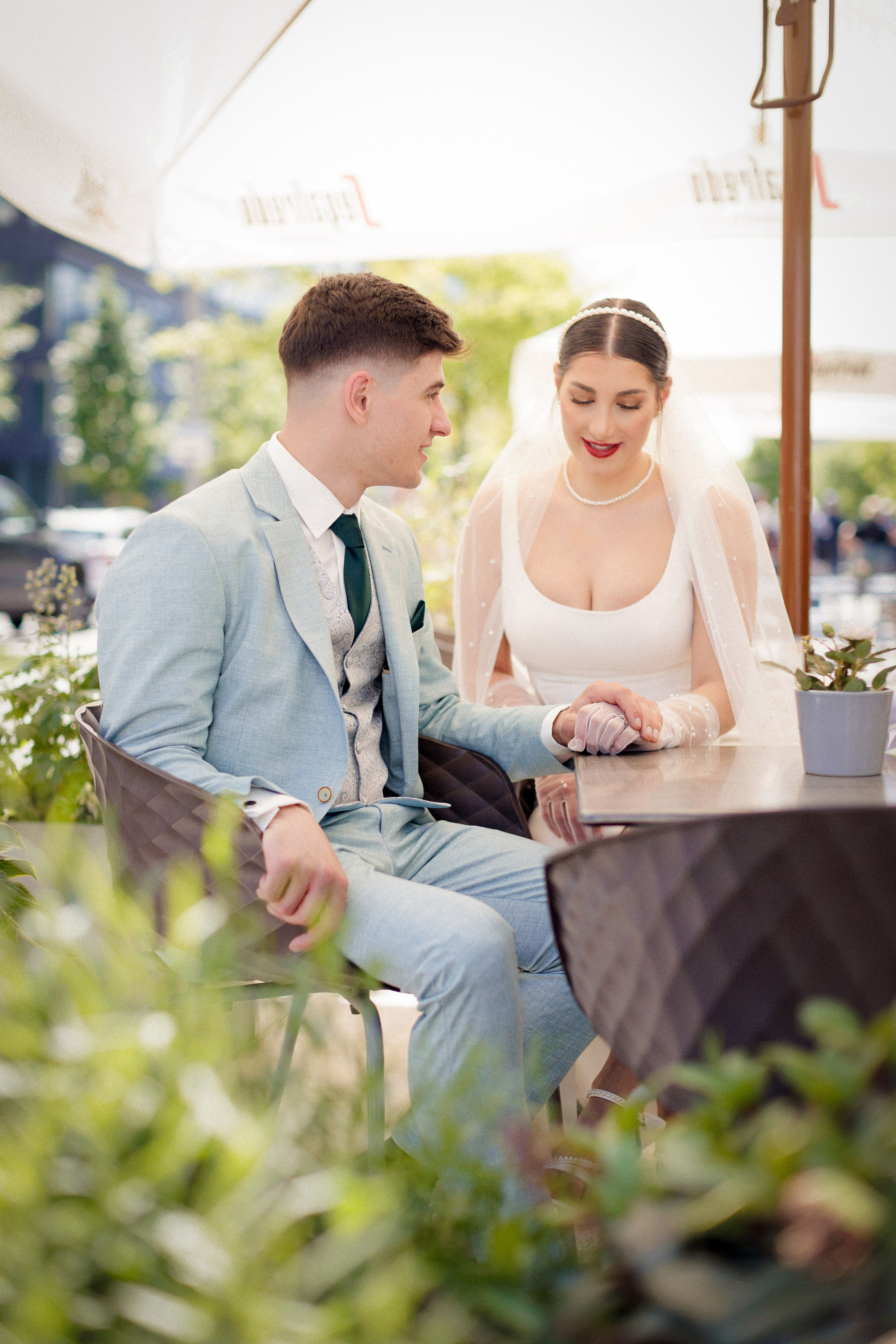 Natürliche Hochzeitsfotografie im Planten un Blomen | Hamburgs grüne Oase. Hochzeitsfotograf und Hochzeitsvideograf aus Hamburg | Roka21Film