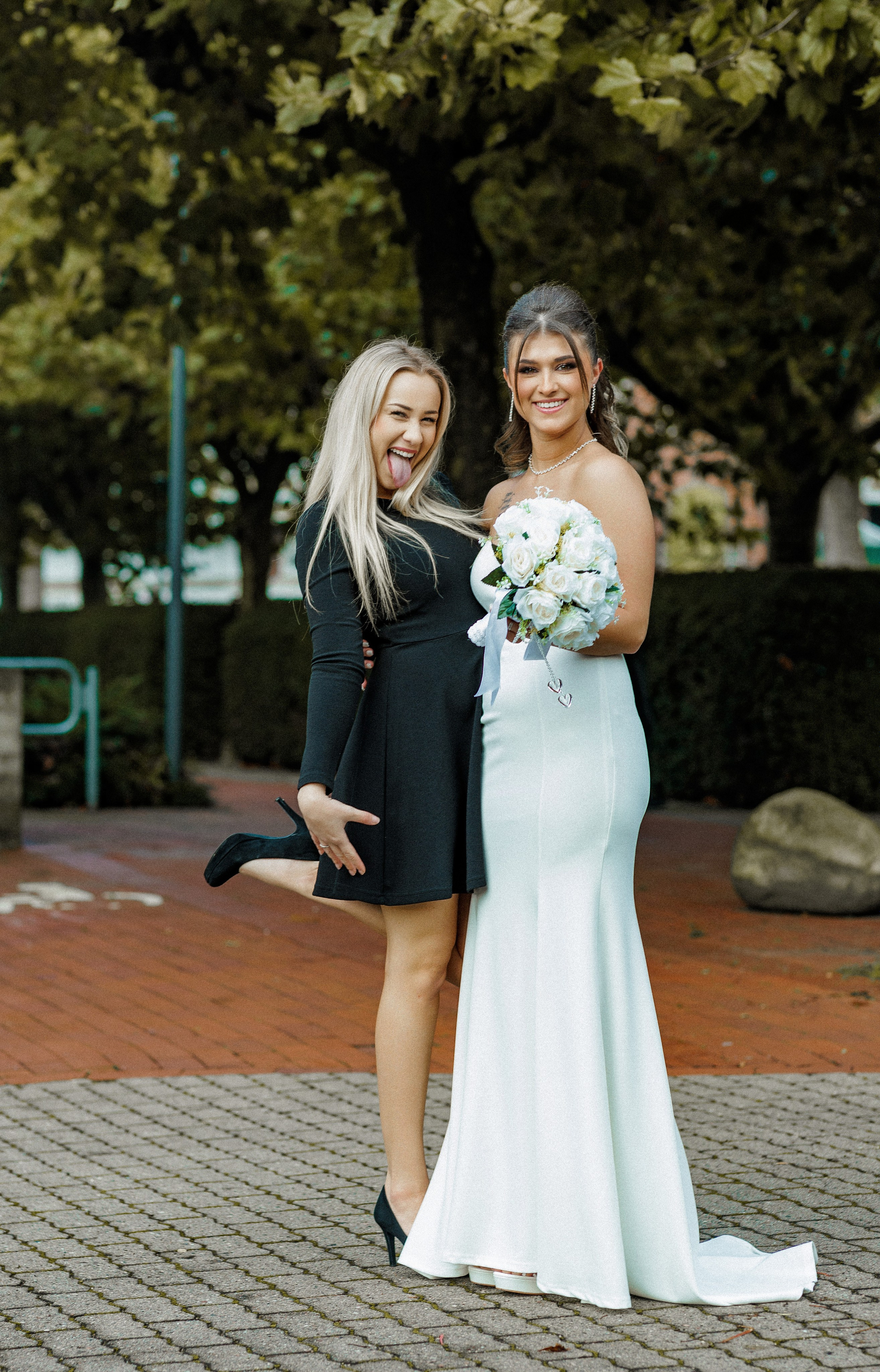 Hochzeitsfotografie im Schloss Arensburg: Ein Tag voller Liebe. Hochzeitsfotograf und Hochzeitsvideograf aus Hamburg | Roka21Film