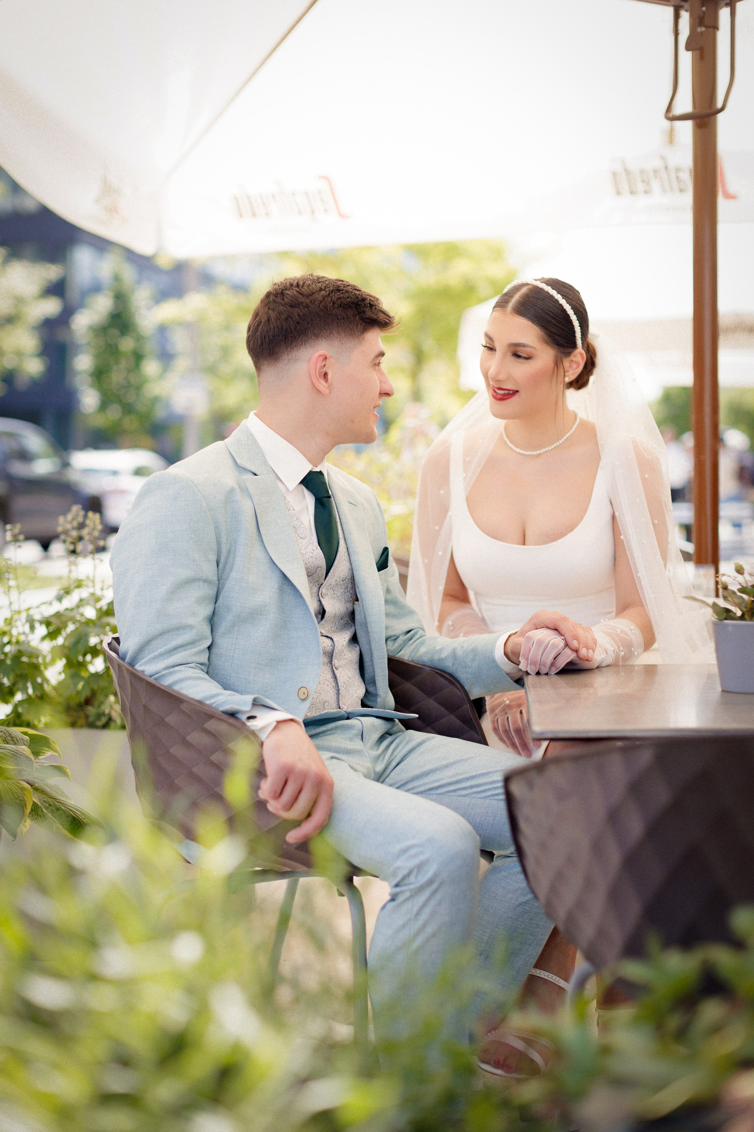 Natürliche Hochzeitsfotografie im Planten un Blomen | Hamburgs grüne Oase. Hochzeitsfotograf und Hochzeitsvideograf aus Hamburg | Roka21Film