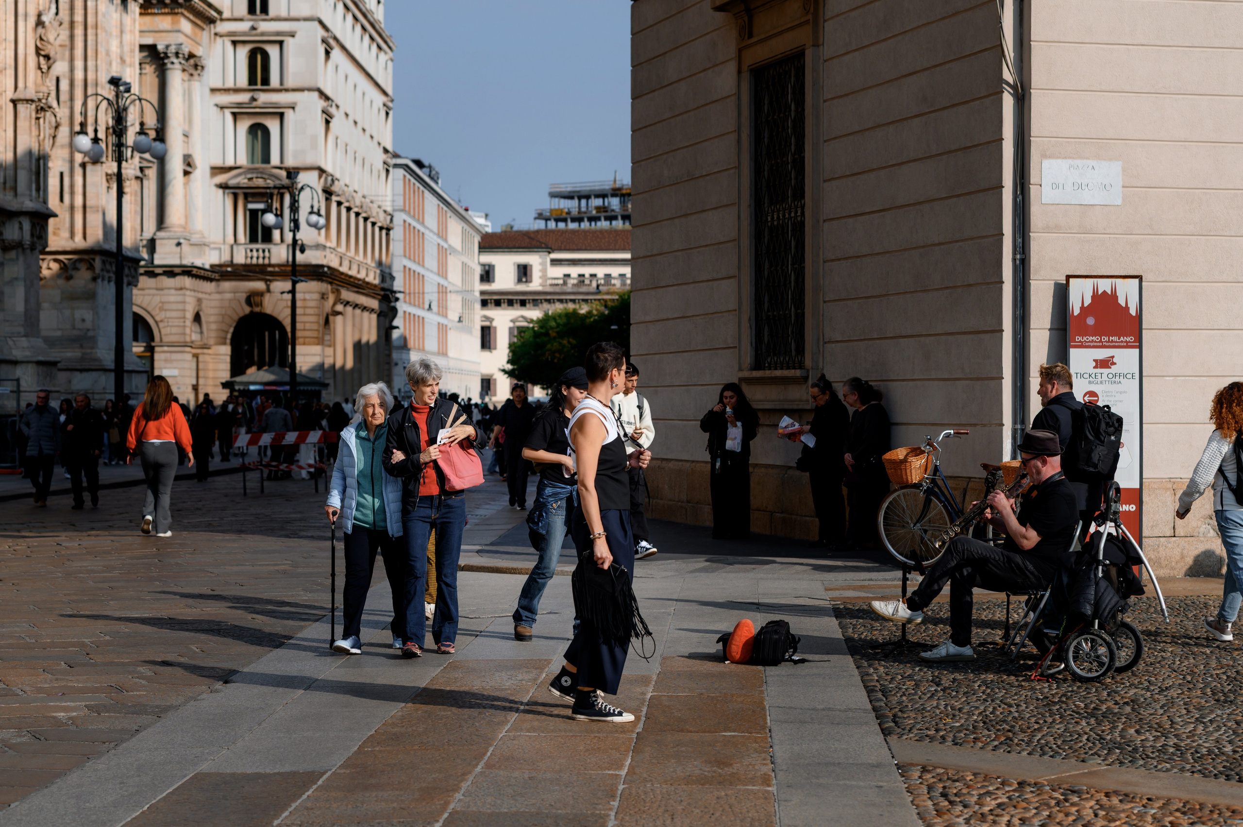 Milan, Autumn 🍂, Julia. Wedding photographer from Moldova Alexey Chipchiu
