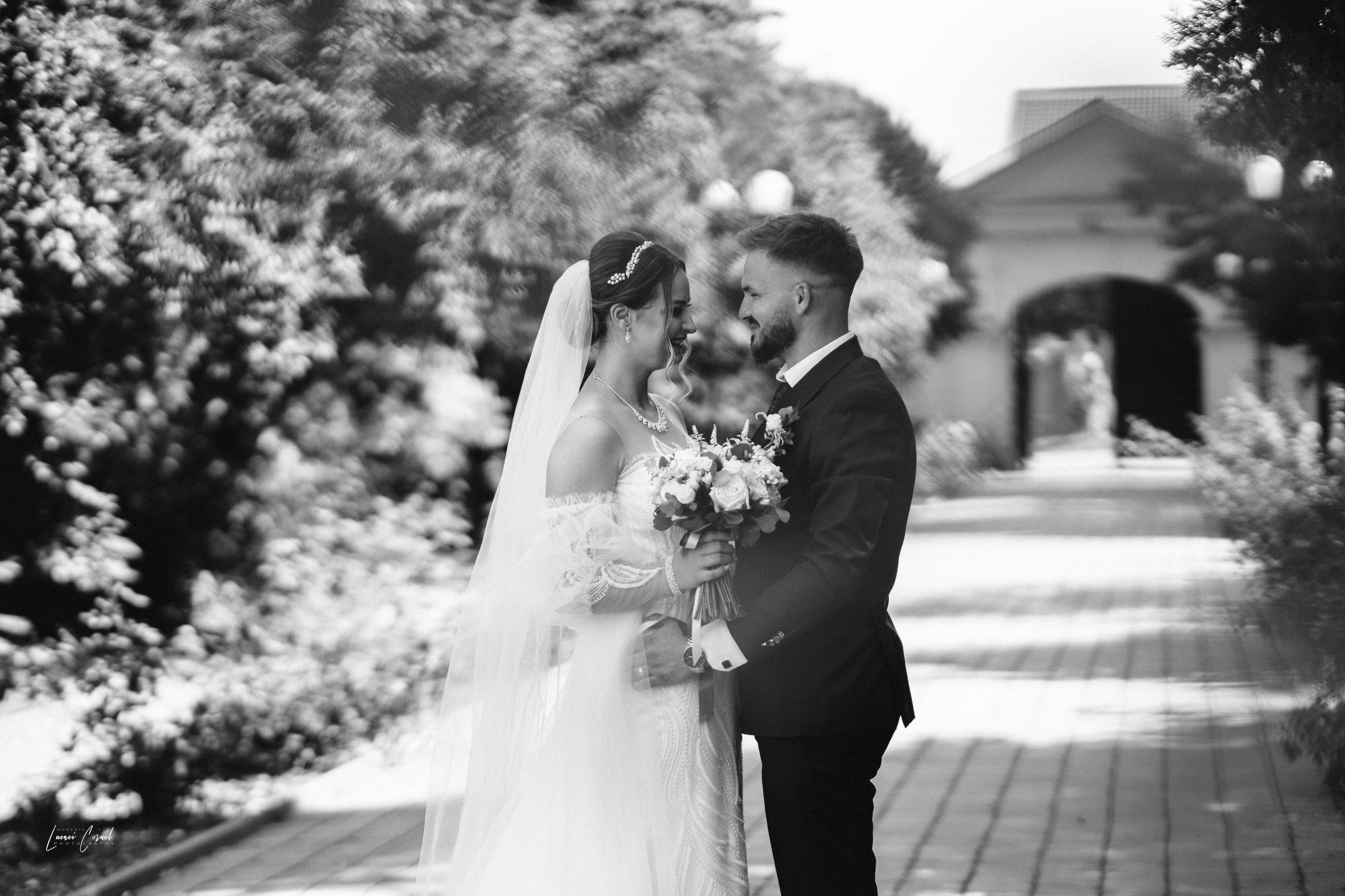 Fotograf de Nuntă Profesional — Fotografie Jurnalistică și Clasică pentru Amintiri de Neuitat. Fotograf de nuntă, corporate, botezuri, majorate și aniversări Roman, Lucaci Cornel