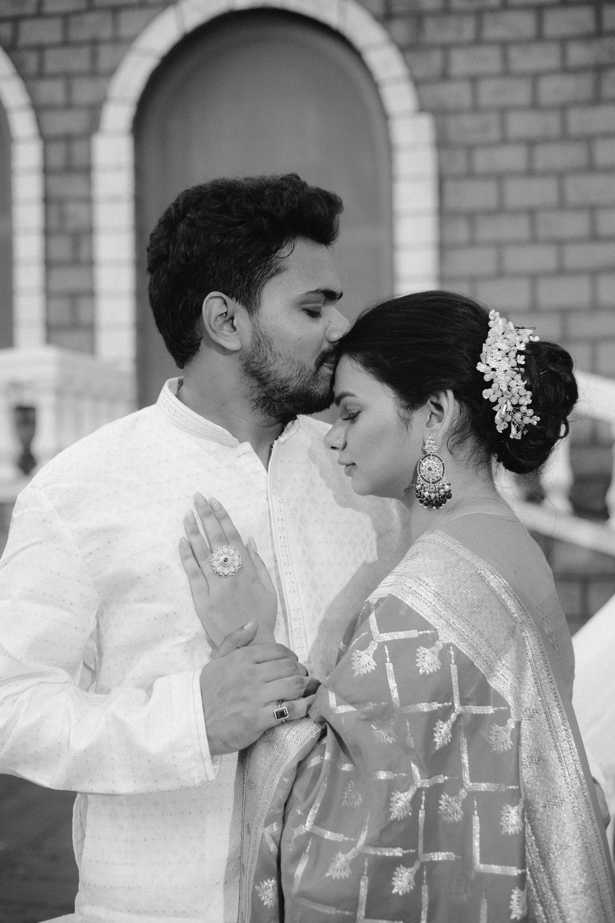 COUPLE SESSIONS. Love Emotions Weddings