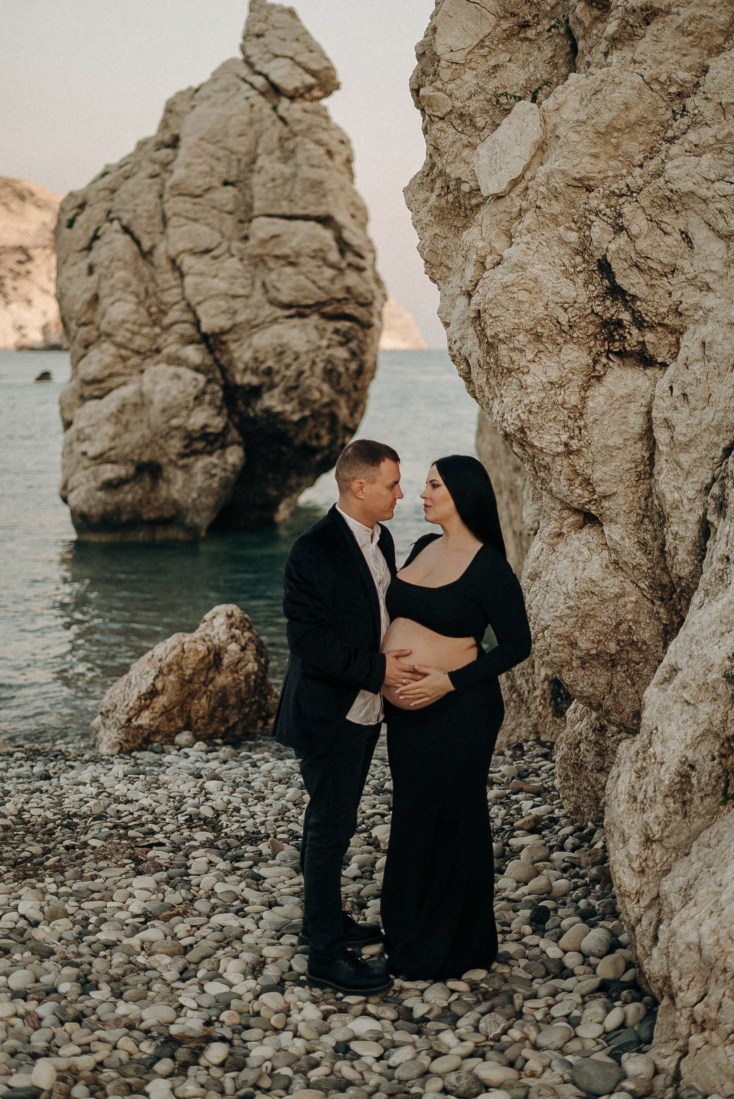 Фотосессия беременности на закате у Камня Афродиты | Maternity photoshoot at Aphrodite’s Rock. Портретный и семейный фотограф в Лимассоле Кипр Анна Руссу