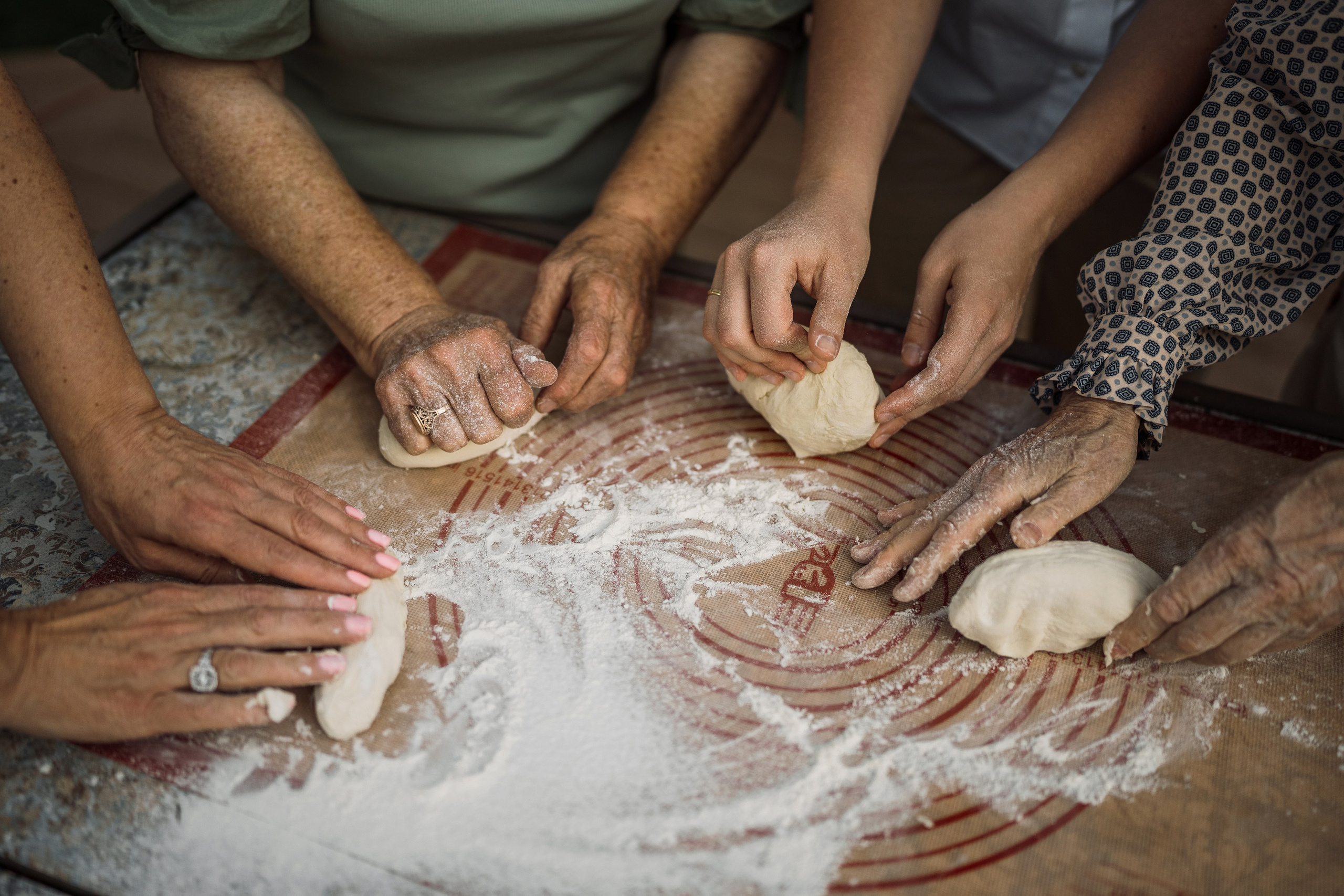 Big happy family. At home. Wedding and family photographer and videographer PA, NJ, NY, DE, MD