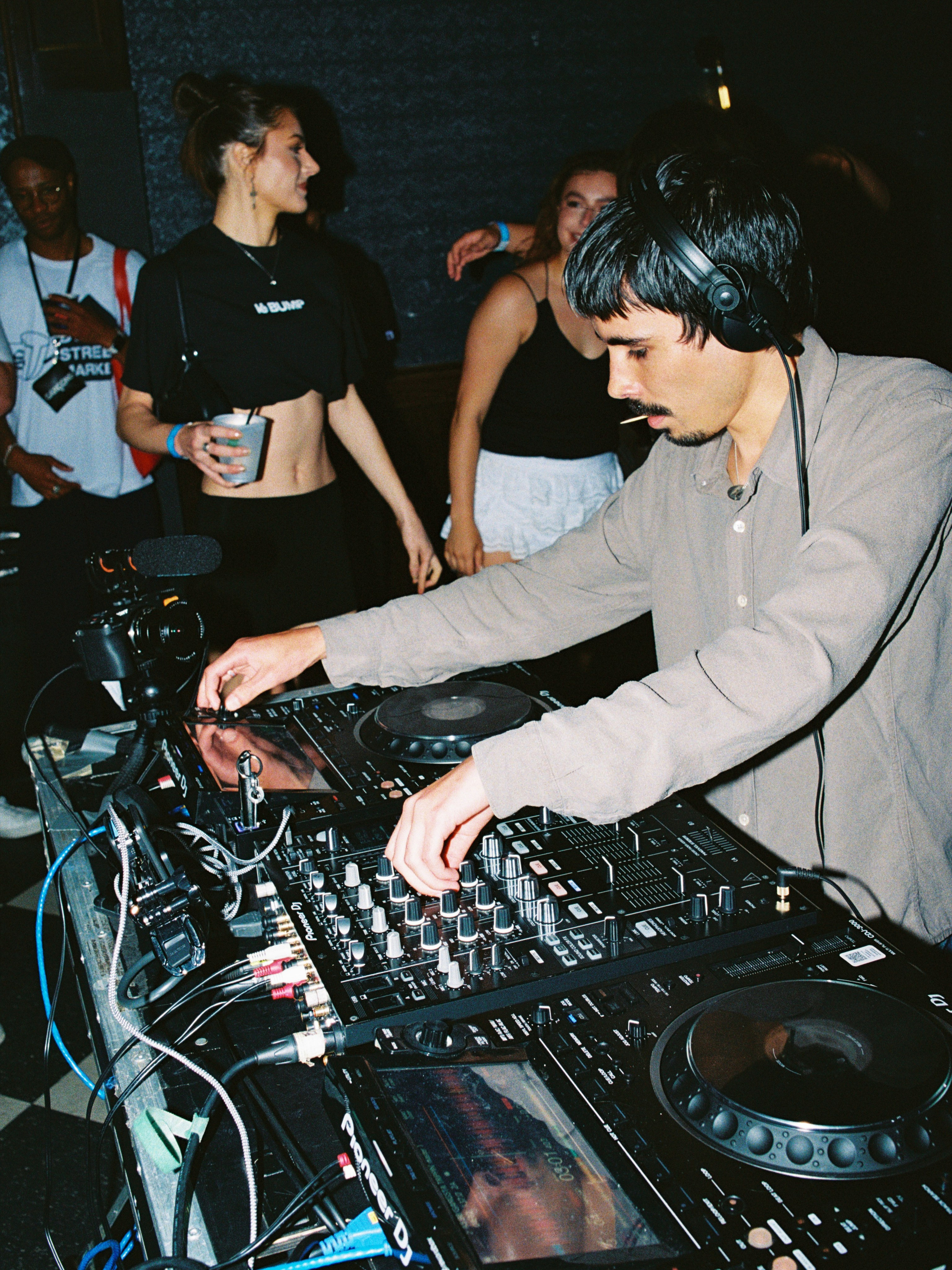 MUSIC AND EVENT. 35mm Photography by Brad Zgonena based in Chicago, IL