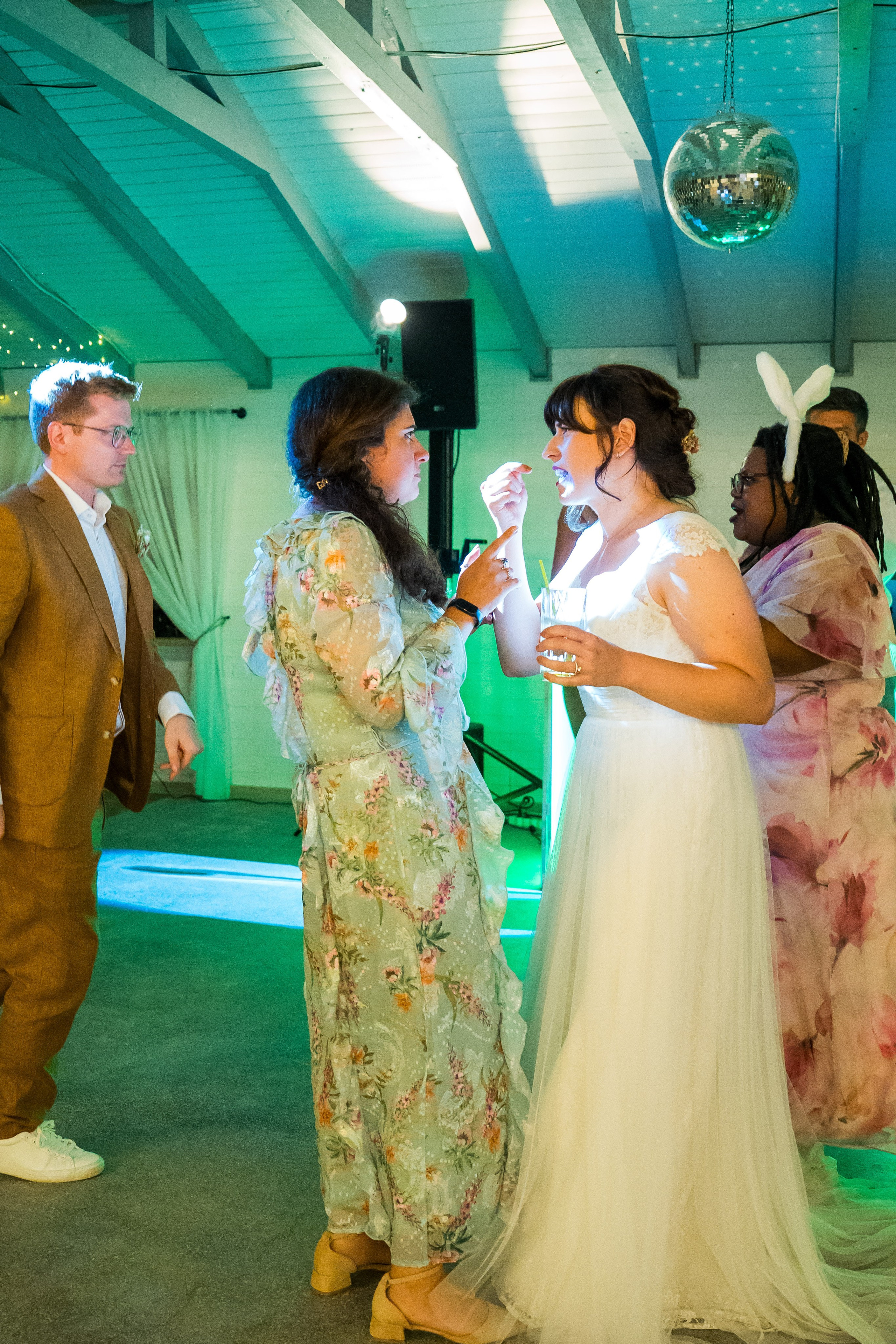 PARTY. Gabriel Florea — Fotograf nuntă București