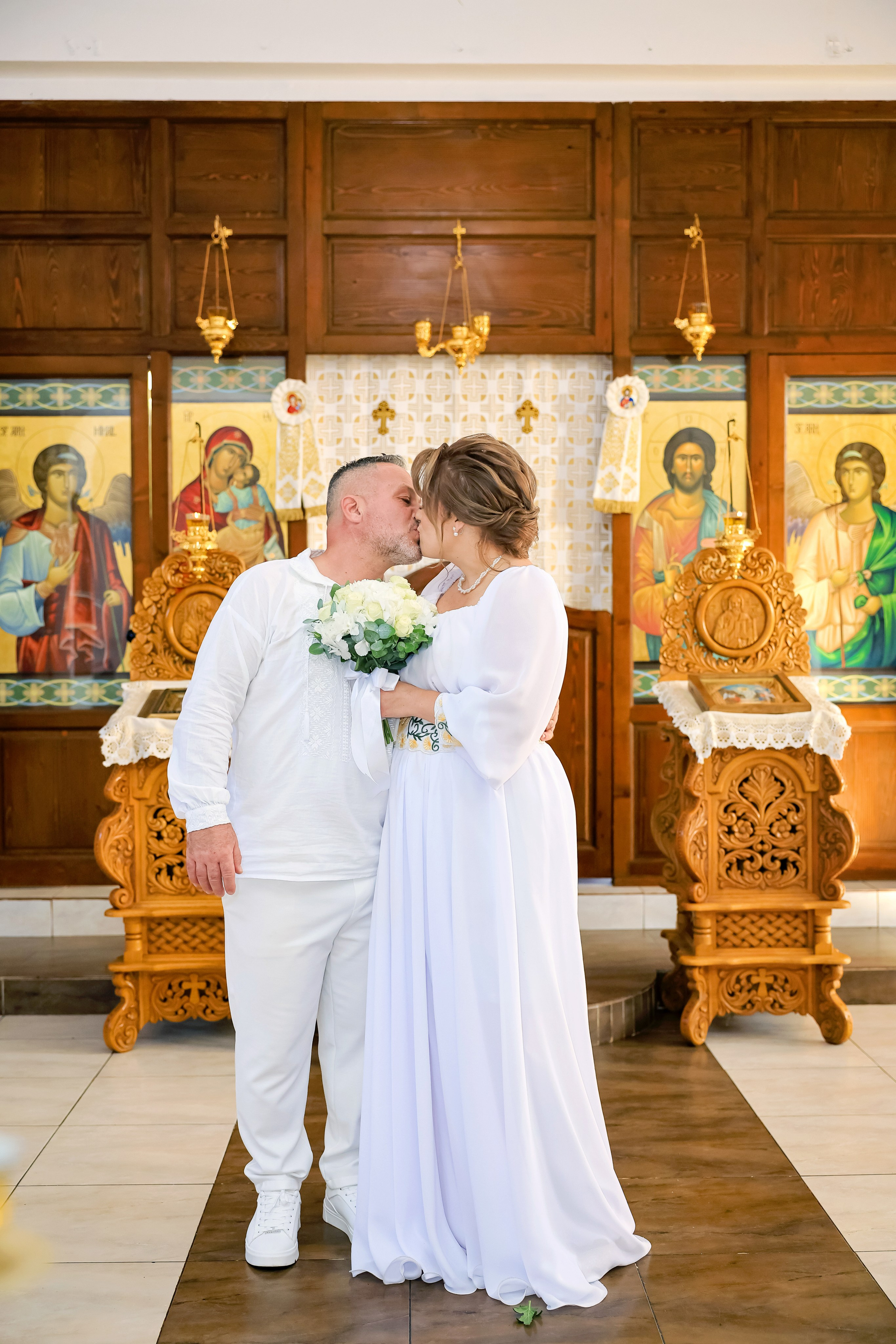 Andrei Sebastian. Moments By Gub