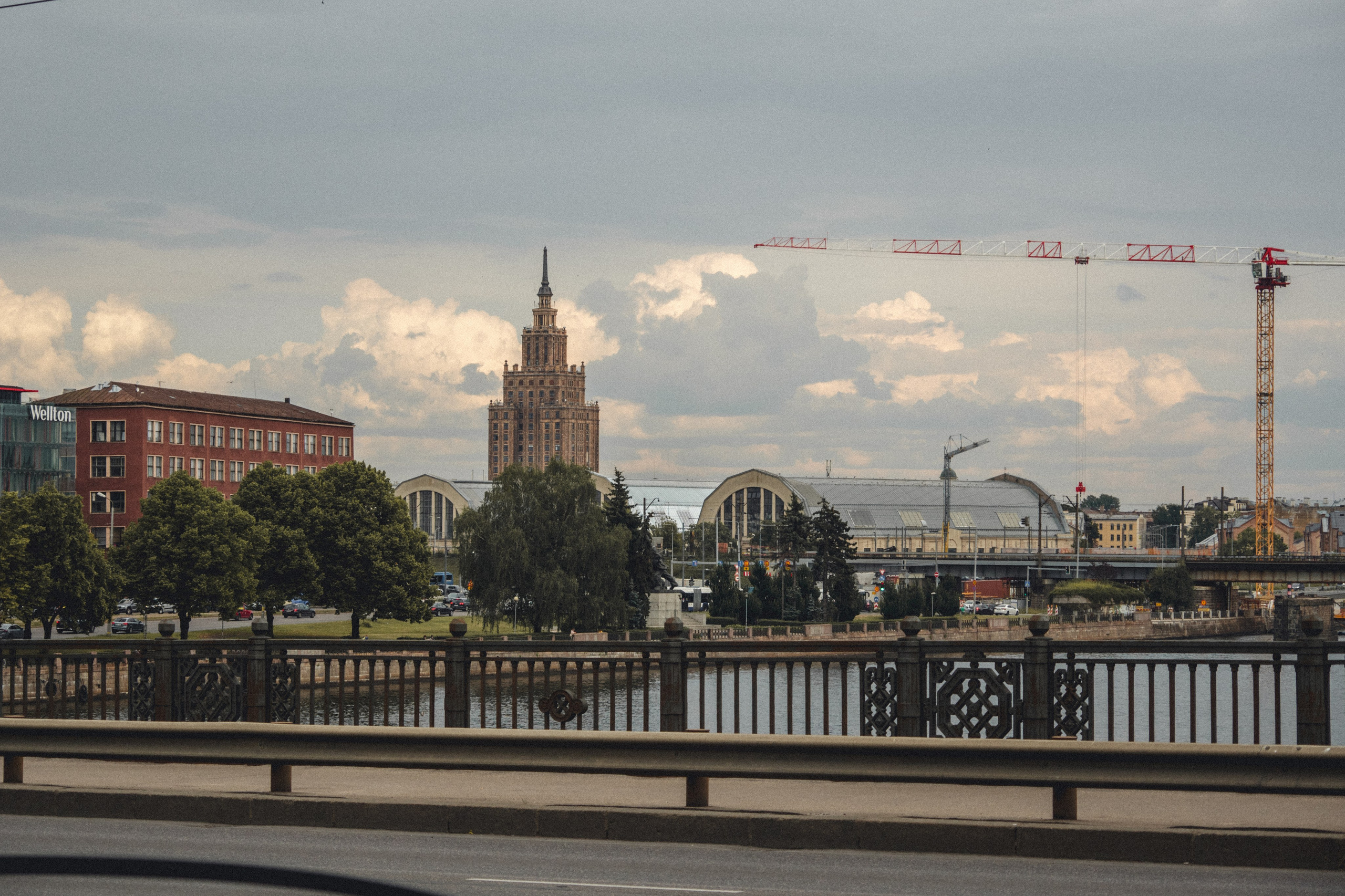 Voyage à Riga. Photographe sur Cote d’Azur. Portraits de familles, couples, enfants, événements