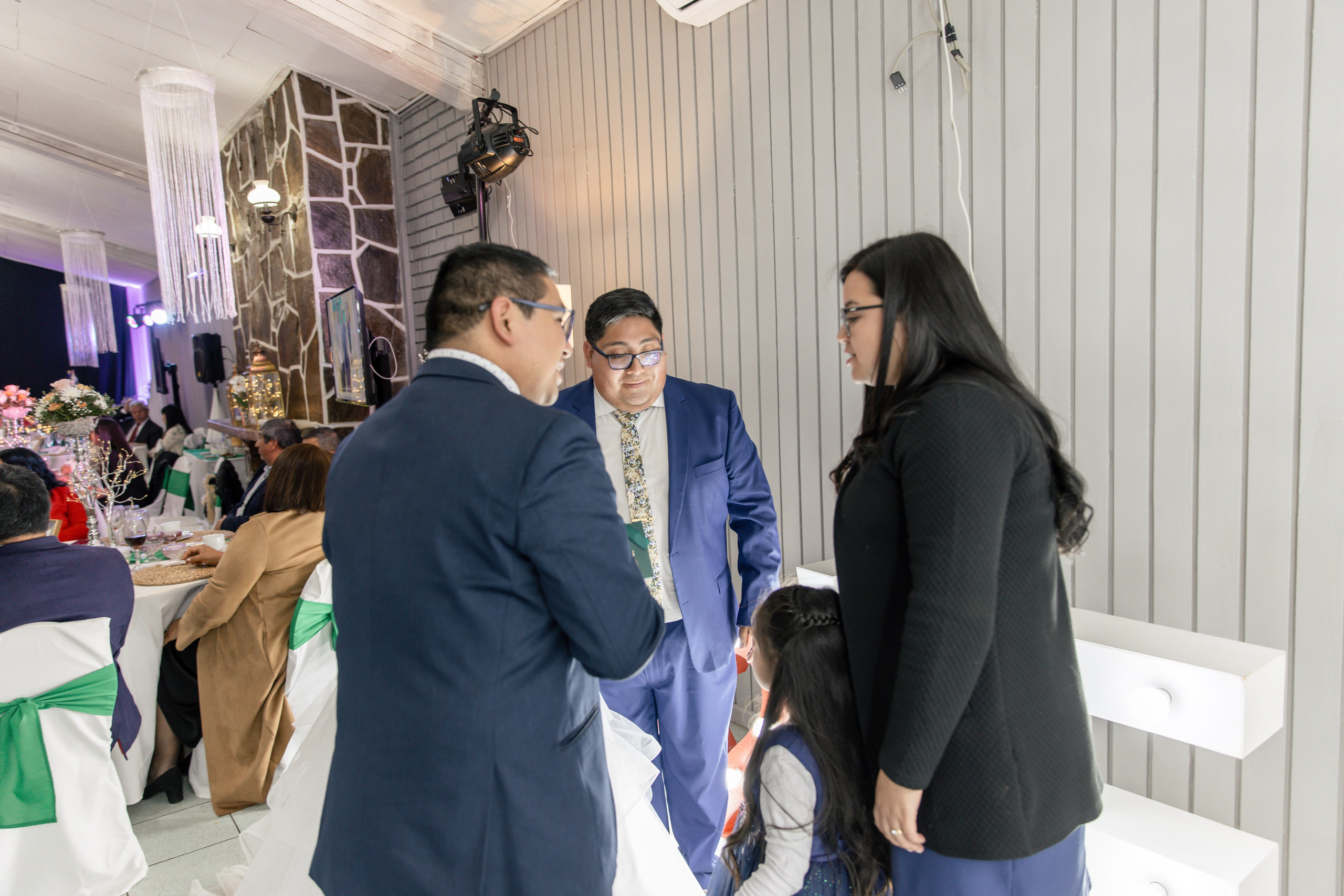 Johana y Edgar. Dinka & Emilio - El arte de preservar lo que no se repite