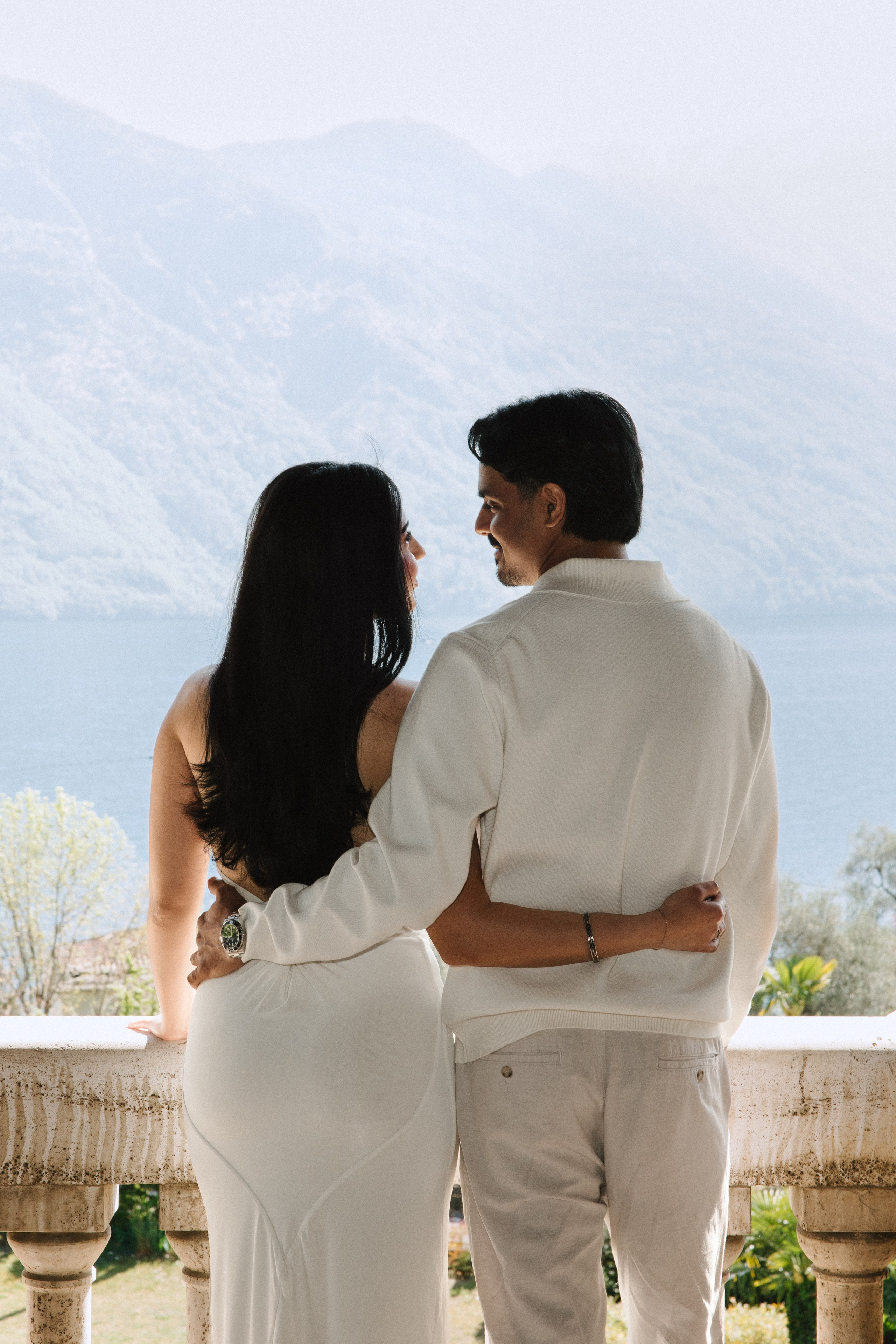 Vish & Kajal. Wedding photographer in Italy