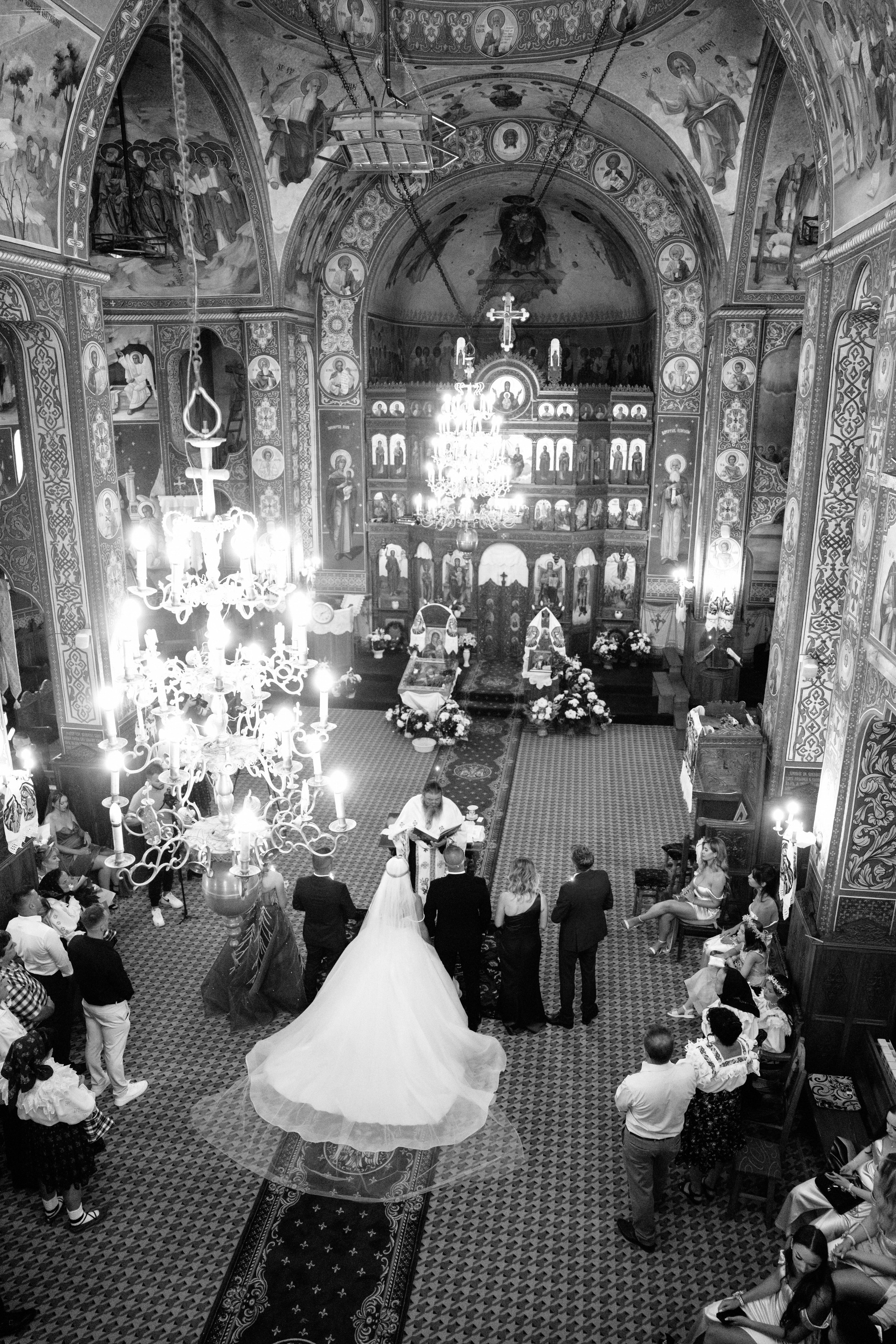 Romance Across Borders: Romania to Lake Como. Ioana Timis