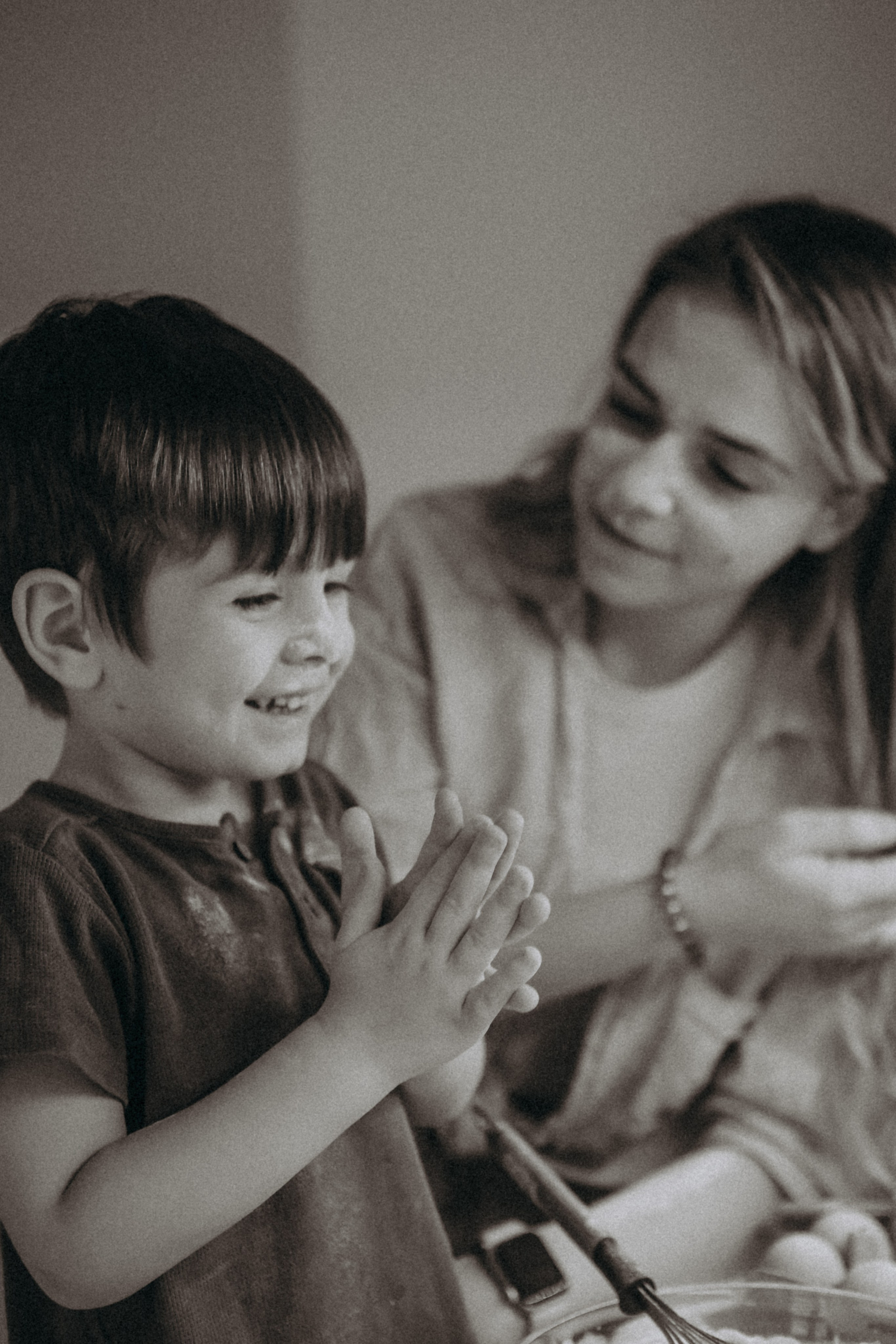 Familie zu Hause. Fotografin Wien Alona Kim
