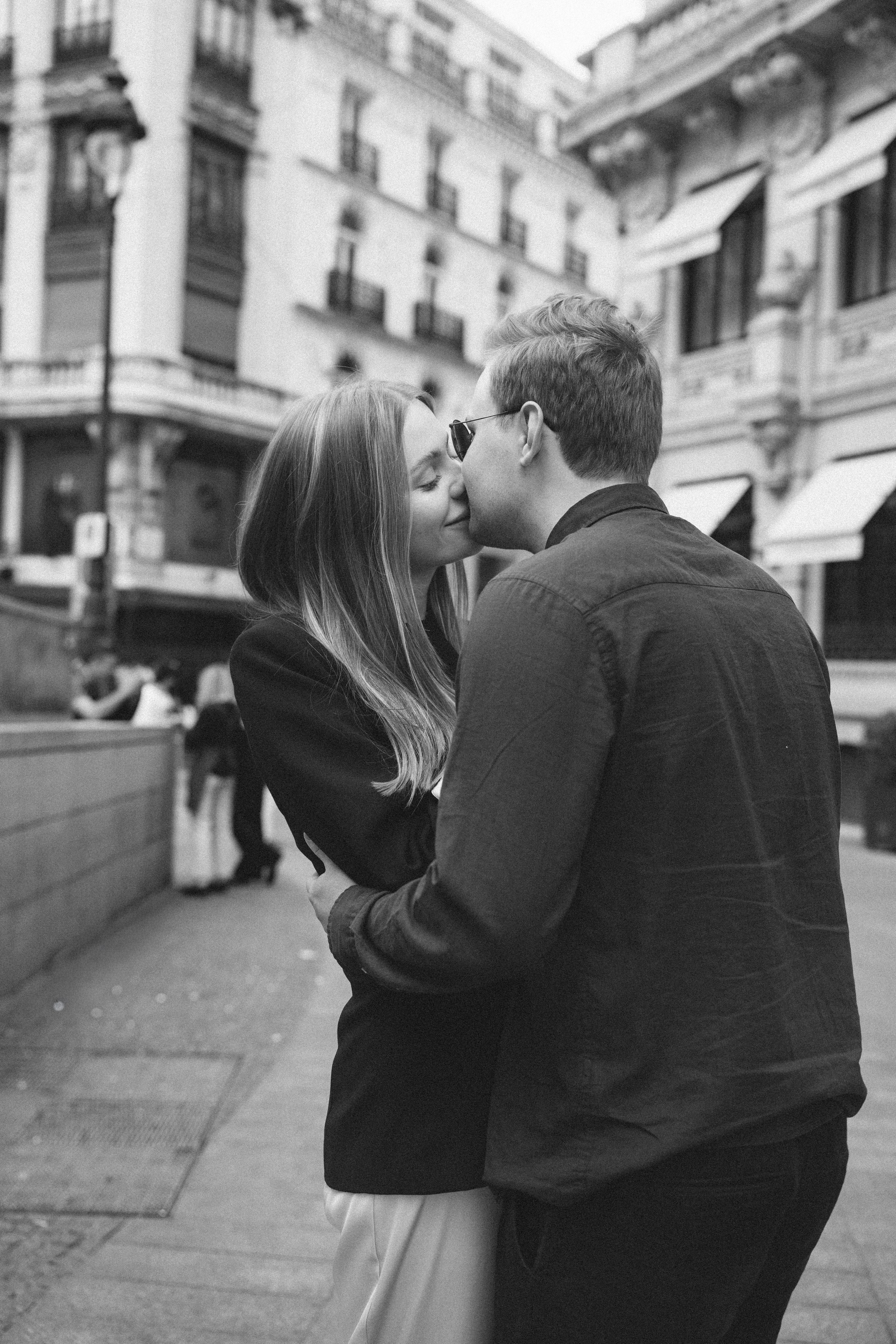 Marriage Proposal in Madrid historic Center. Photographer in Madrid, Spain. Alyona Belyaninova