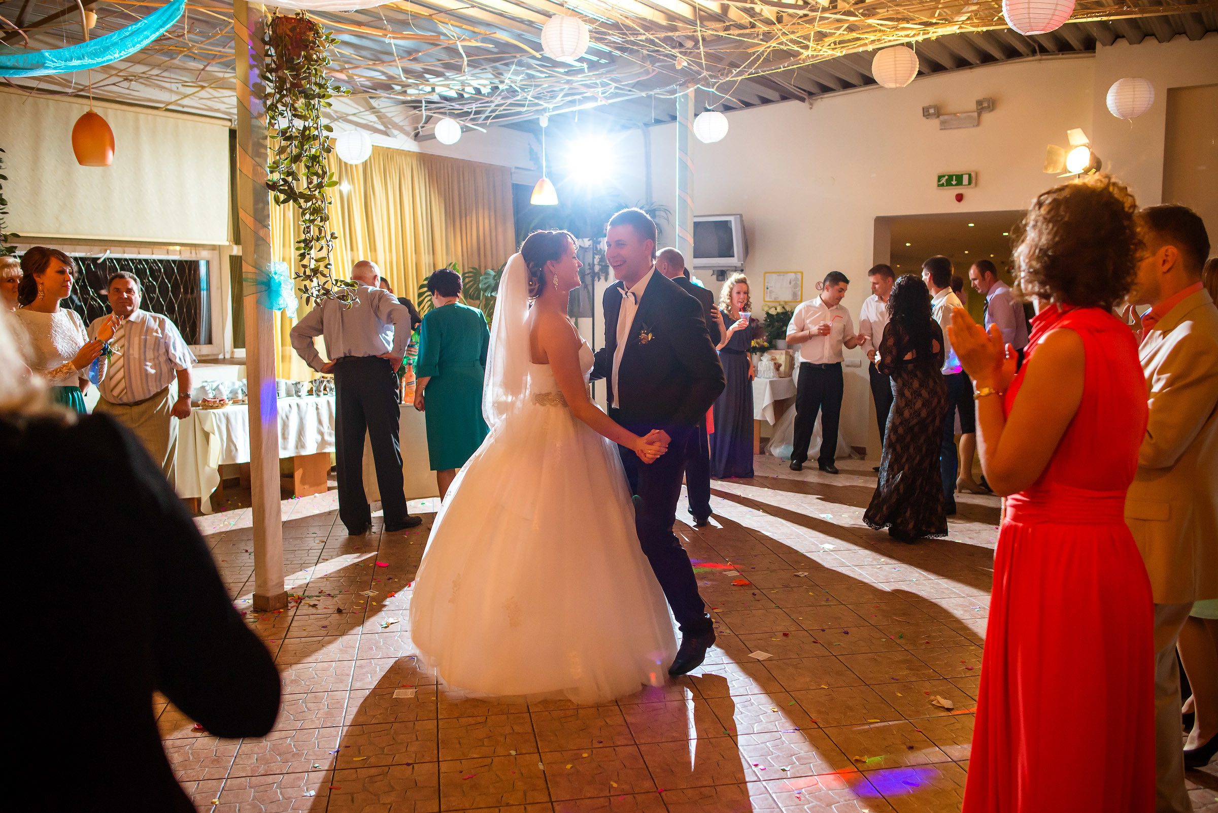 Съемка свадьбы в Ротко Центре. Фотограф Ромуальд Рубенис и Артемий Сташанс