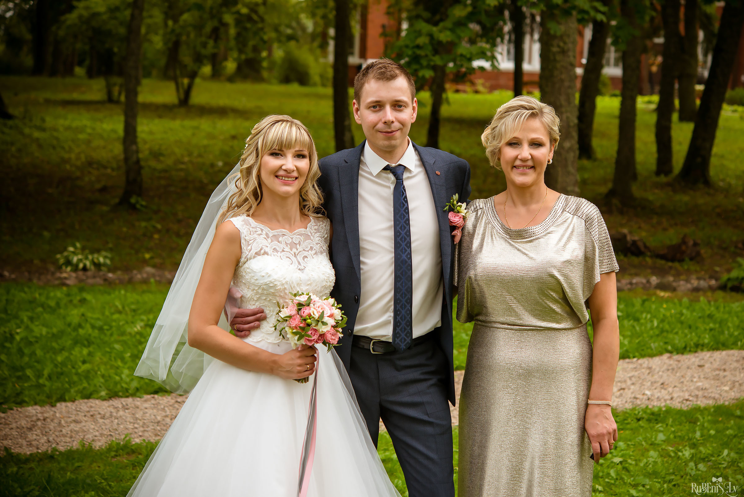 Ольга и Вадим. Фотограф Ромуальд Рубенис и Артемий Сташанс