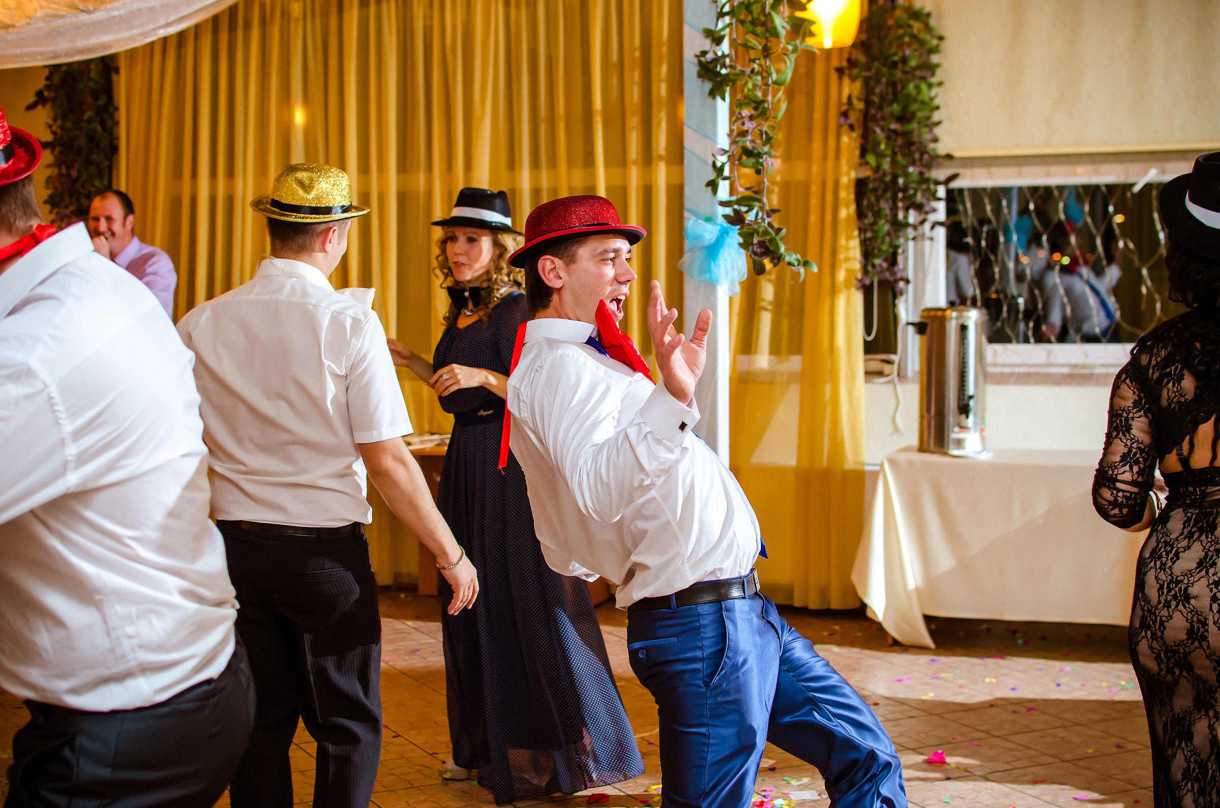 Съемка свадьбы в Ротко Центре. Фотограф Ромуальд Рубенис и Артемий Сташанс