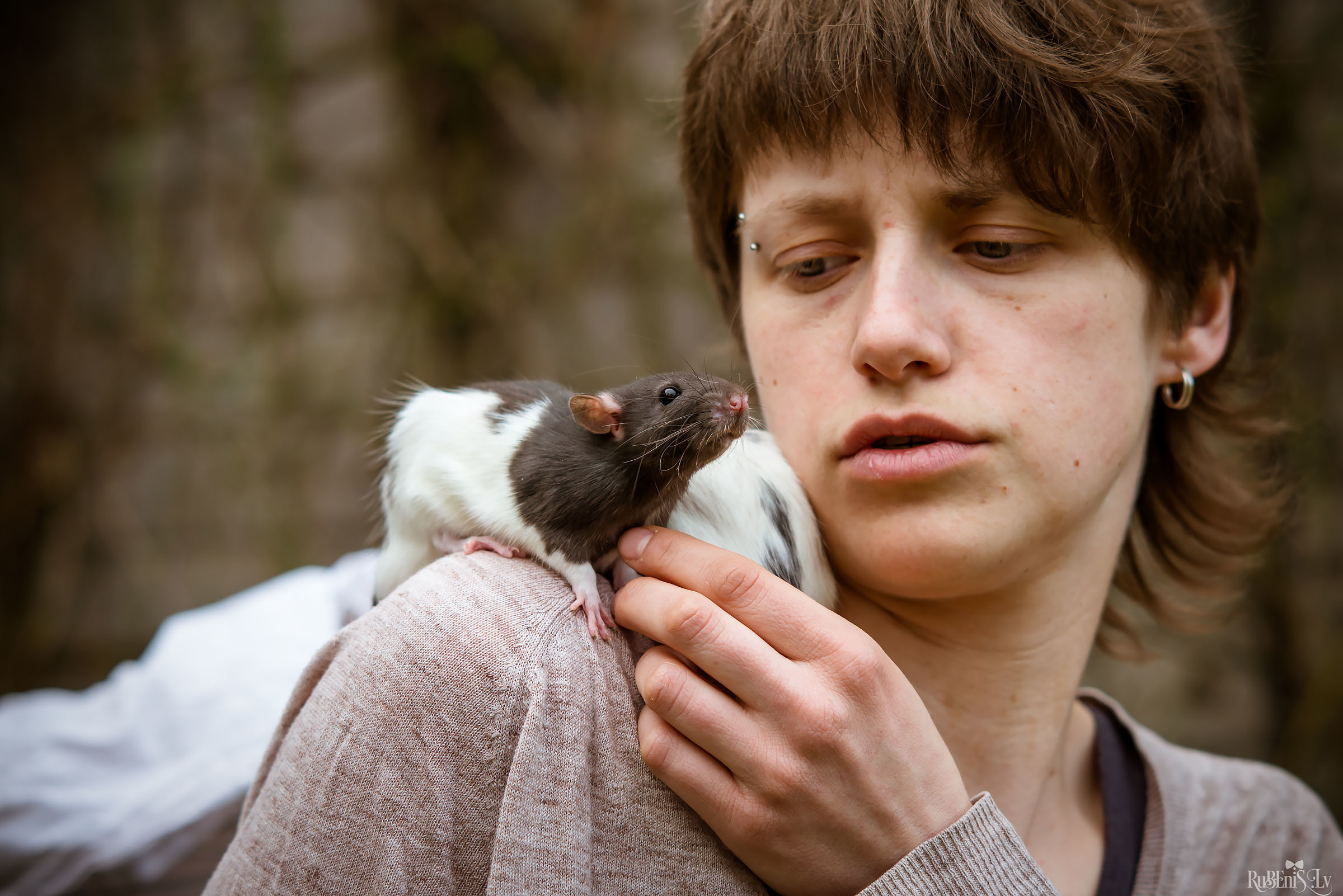 Анна и Марта / Корги и Гриффоны. Фотограф Ромуальд Рубенис и Артемий Сташанс