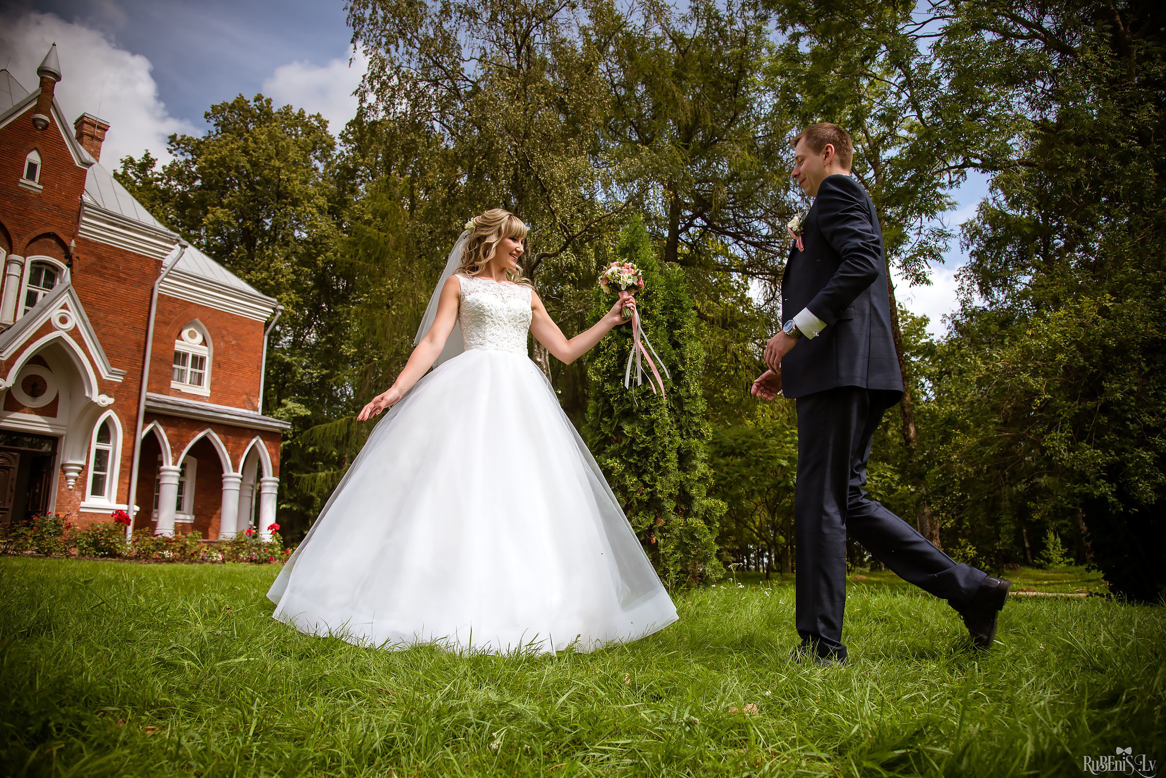 Ольга и Вадим. Фотограф Ромуальд Рубенис и Артемий Сташанс