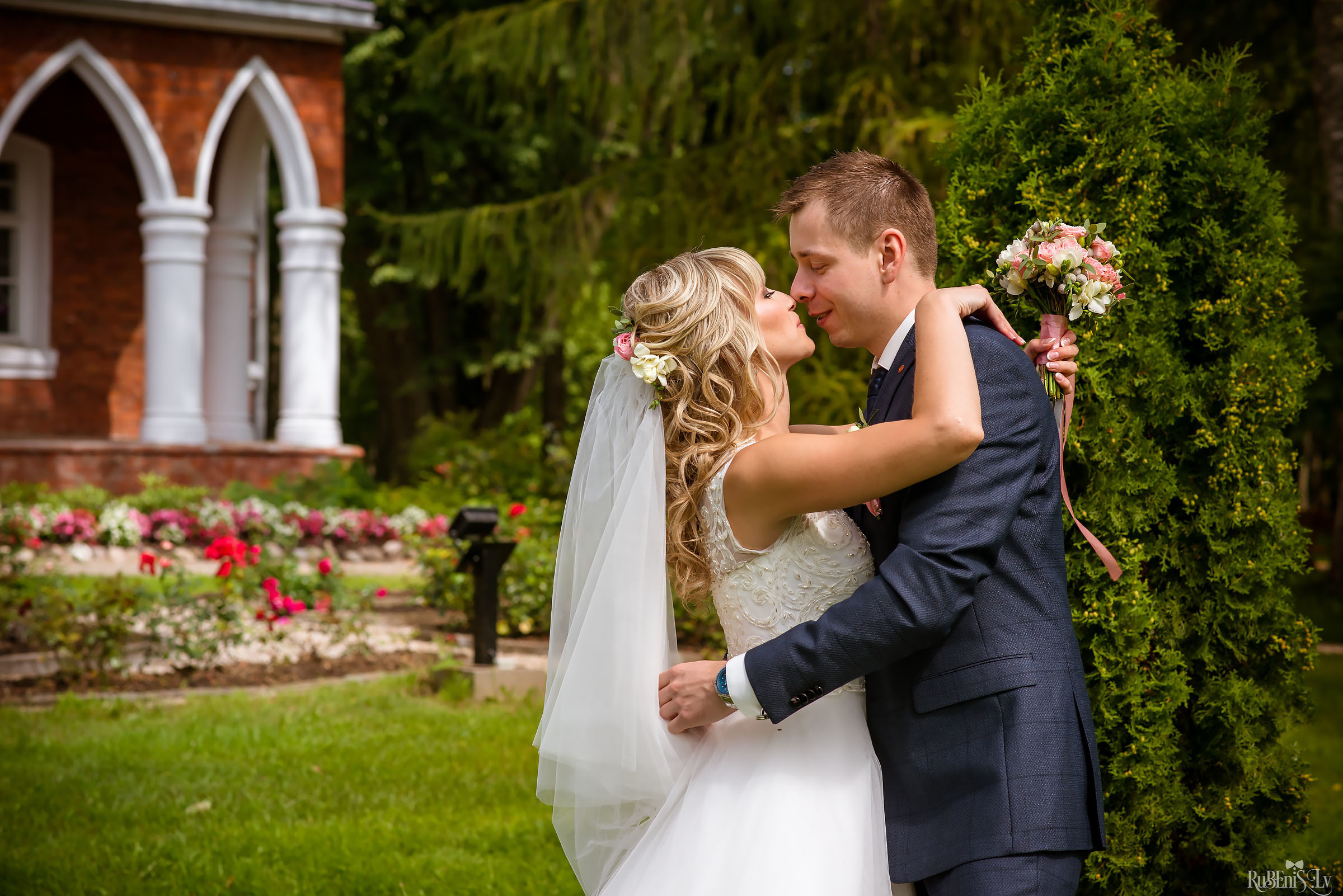 Ольга и Вадим. Фотограф Ромуальд Рубенис и Артемий Сташанс